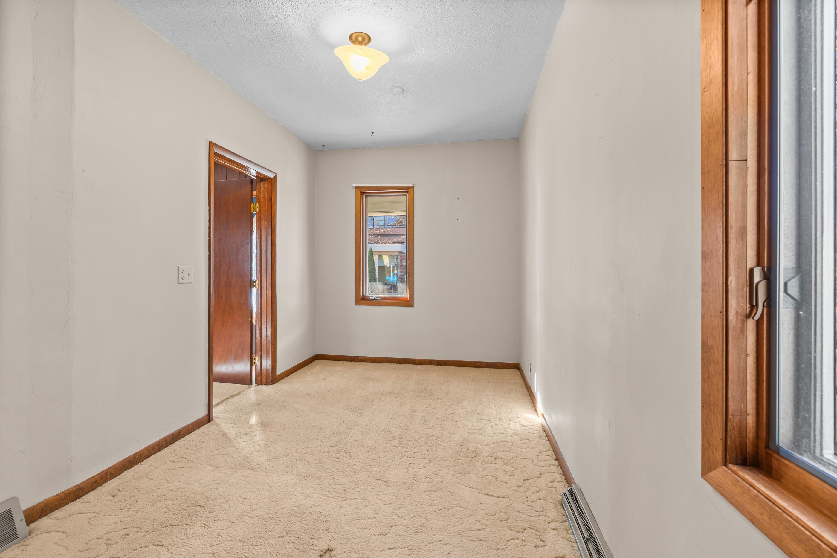 909 ILLINOIS AVENUE, Stevens Point, Wisconsin 54481, 2 Bedrooms Bedrooms, ,2 BathroomsBathrooms,Residential,For Sale,909 ILLINOIS AVENUE,22600786