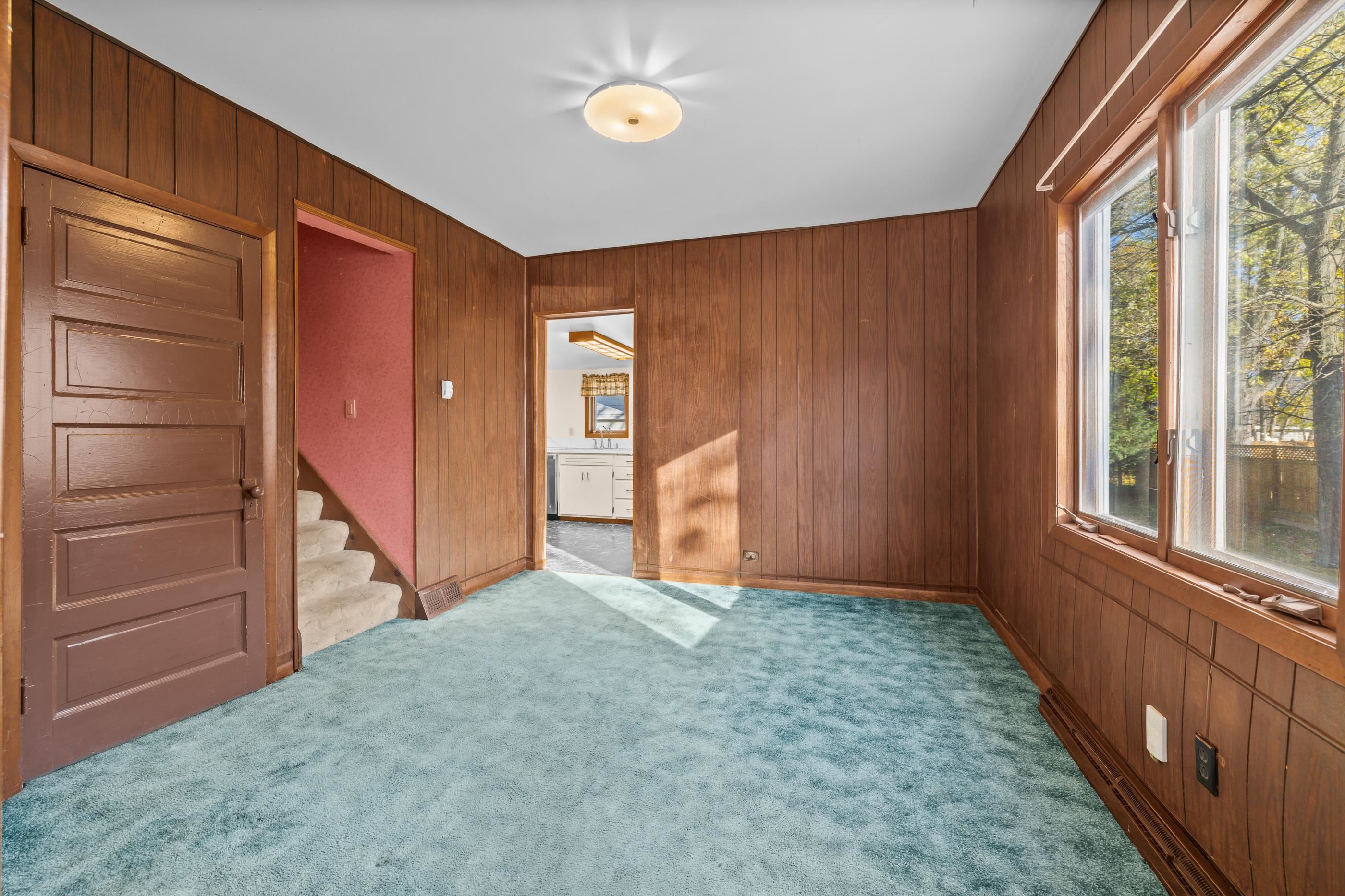909 ILLINOIS AVENUE, Stevens Point, Wisconsin 54481, 2 Bedrooms Bedrooms, ,2 BathroomsBathrooms,Residential,For Sale,909 ILLINOIS AVENUE,22600786