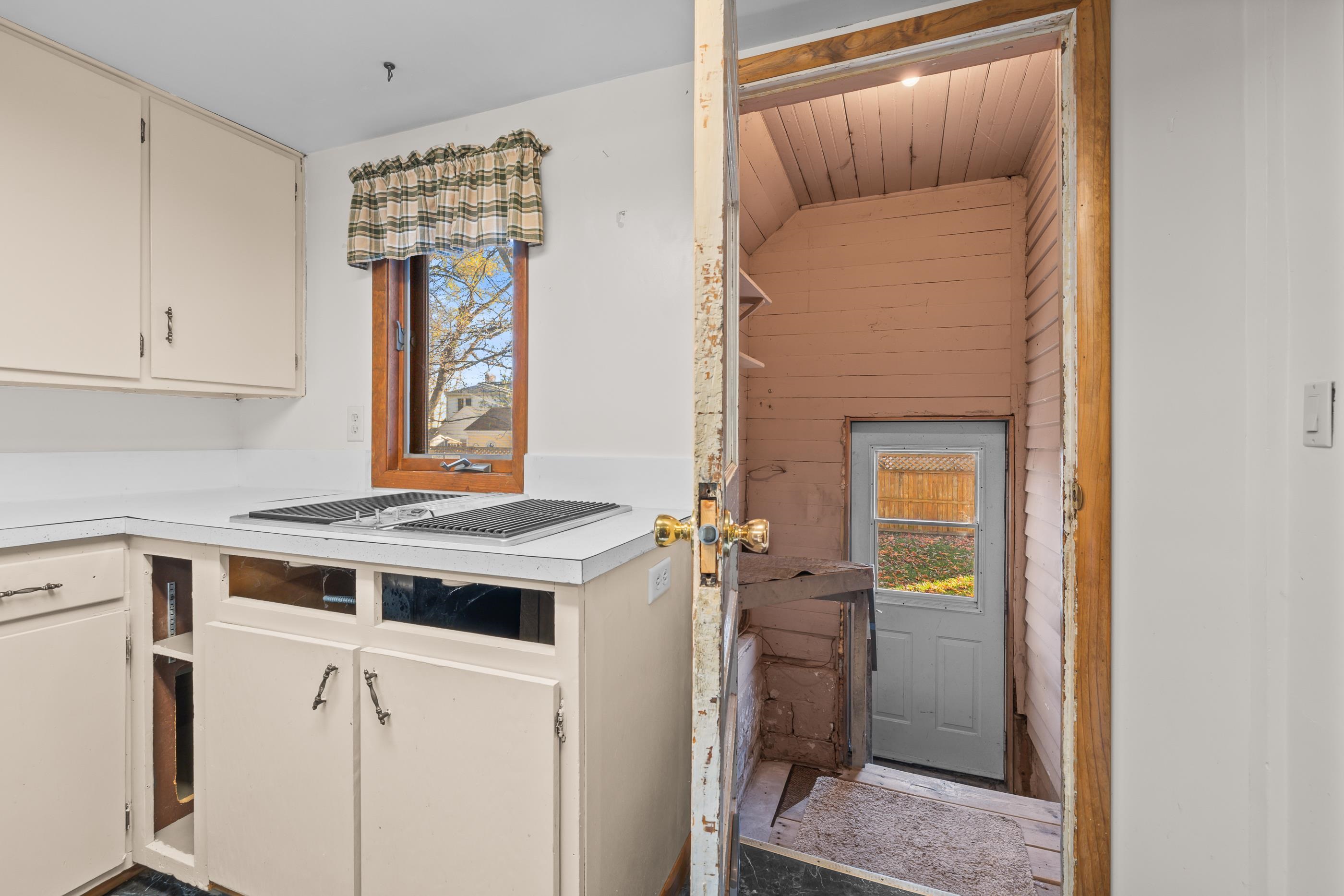 909 ILLINOIS AVENUE, Stevens Point, Wisconsin 54481, 2 Bedrooms Bedrooms, ,2 BathroomsBathrooms,Residential,For Sale,909 ILLINOIS AVENUE,22600786