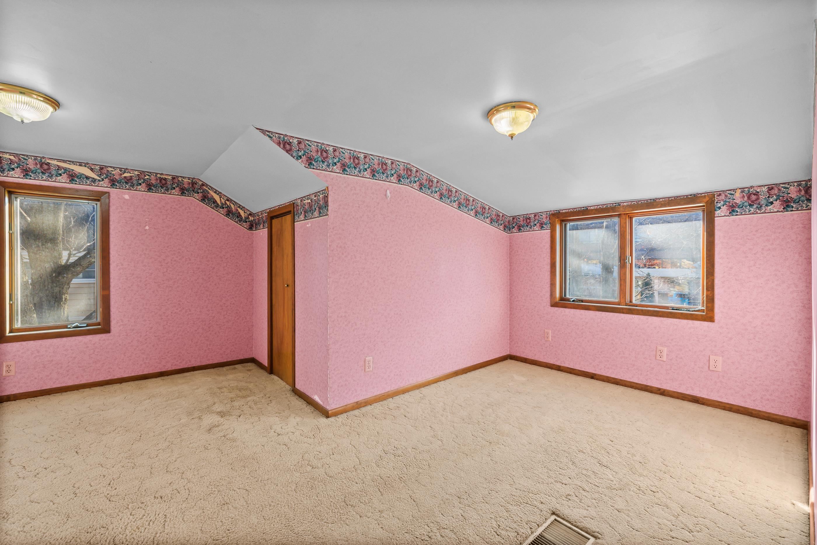 909 ILLINOIS AVENUE, Stevens Point, Wisconsin 54481, 2 Bedrooms Bedrooms, ,2 BathroomsBathrooms,Residential,For Sale,909 ILLINOIS AVENUE,22600786