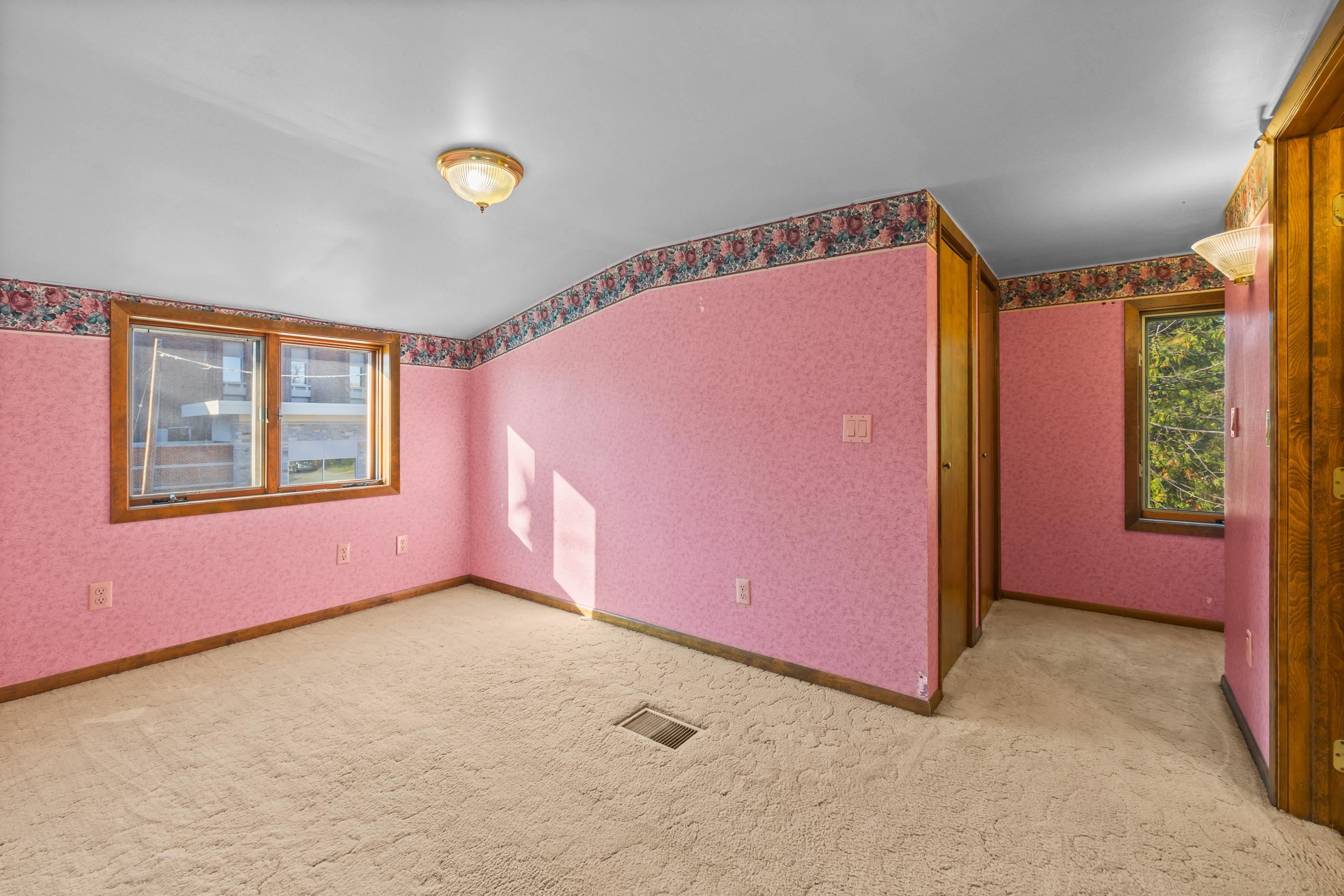 909 ILLINOIS AVENUE, Stevens Point, Wisconsin 54481, 2 Bedrooms Bedrooms, ,2 BathroomsBathrooms,Residential,For Sale,909 ILLINOIS AVENUE,22600786