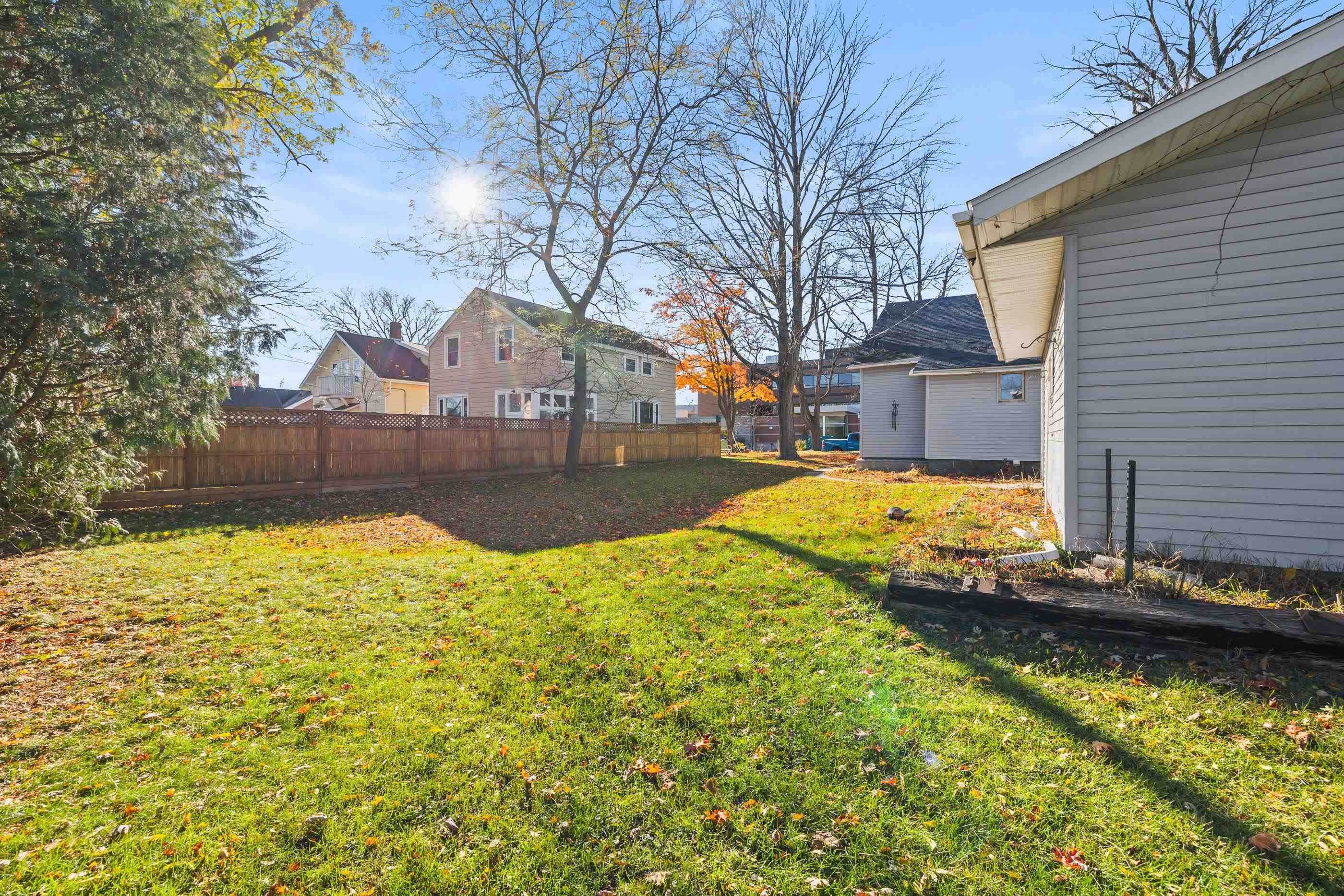 909 ILLINOIS AVENUE, Stevens Point, Wisconsin 54481, 2 Bedrooms Bedrooms, ,2 BathroomsBathrooms,Residential,For Sale,909 ILLINOIS AVENUE,22600786