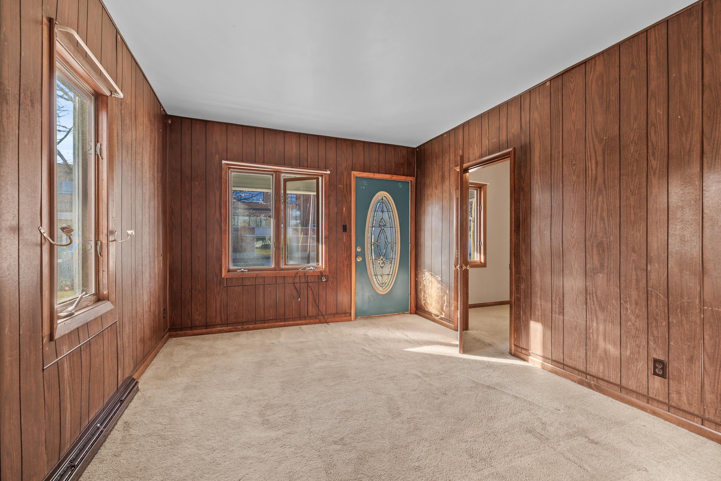 909 ILLINOIS AVENUE, Stevens Point, Wisconsin 54481, 2 Bedrooms Bedrooms, ,2 BathroomsBathrooms,Residential,For Sale,909 ILLINOIS AVENUE,22600786