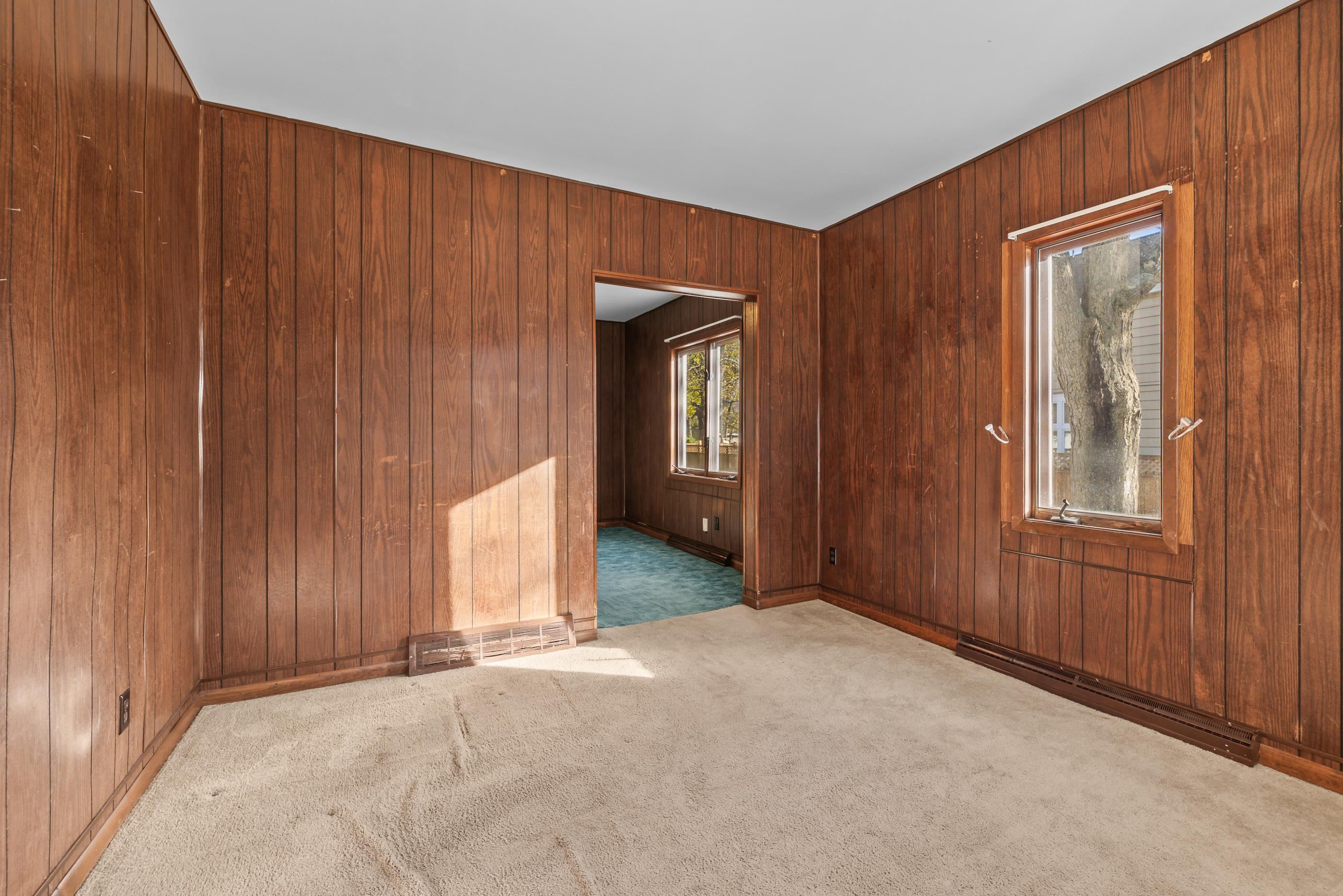 909 ILLINOIS AVENUE, Stevens Point, Wisconsin 54481, 2 Bedrooms Bedrooms, ,2 BathroomsBathrooms,Residential,For Sale,909 ILLINOIS AVENUE,22600786