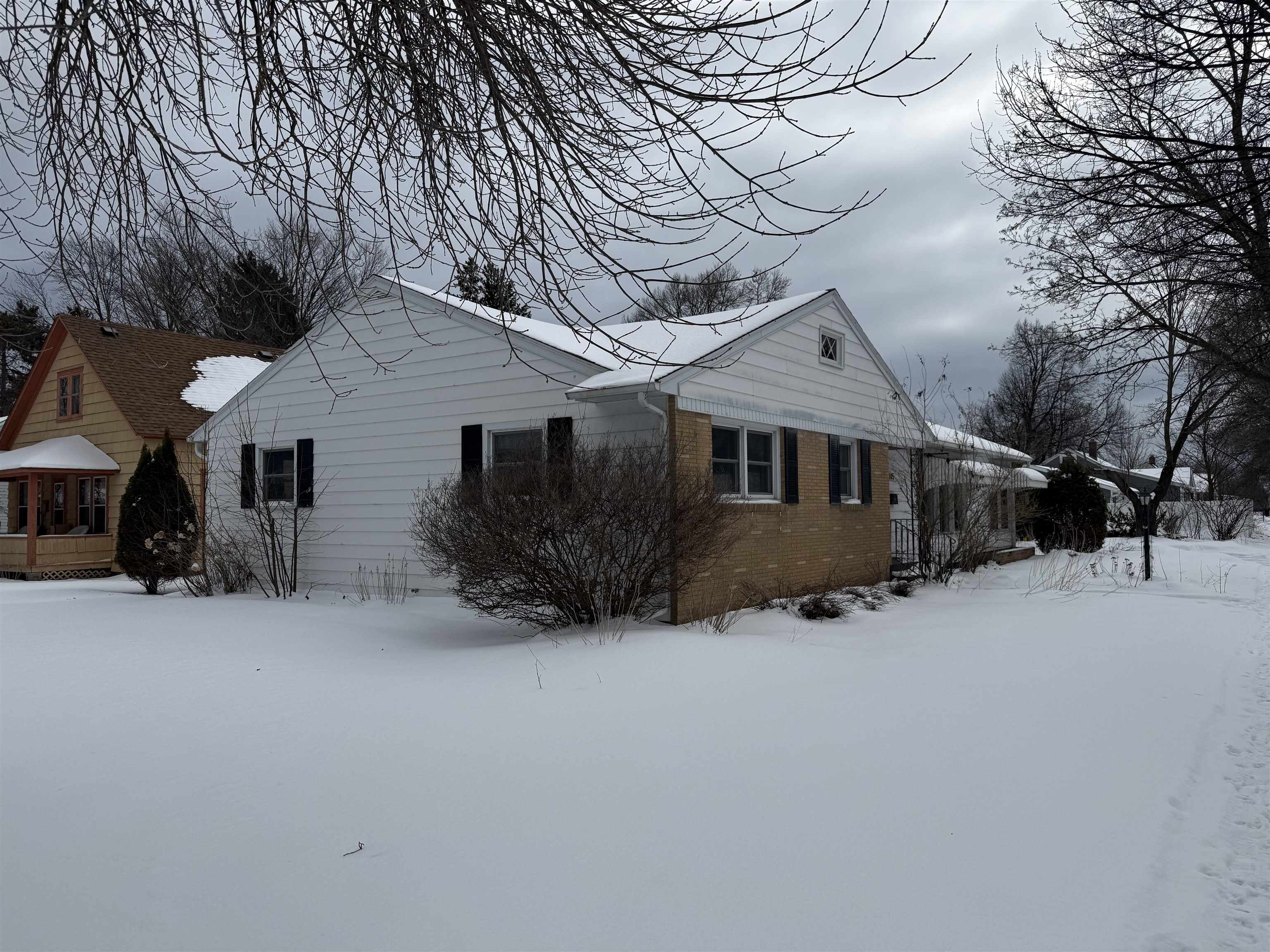 2405 EMERSON STREET, Wausau, Wisconsin 54403, 3 Bedrooms Bedrooms, ,1 BathroomBathrooms,Residential,For Sale,2405 EMERSON STREET,22600791