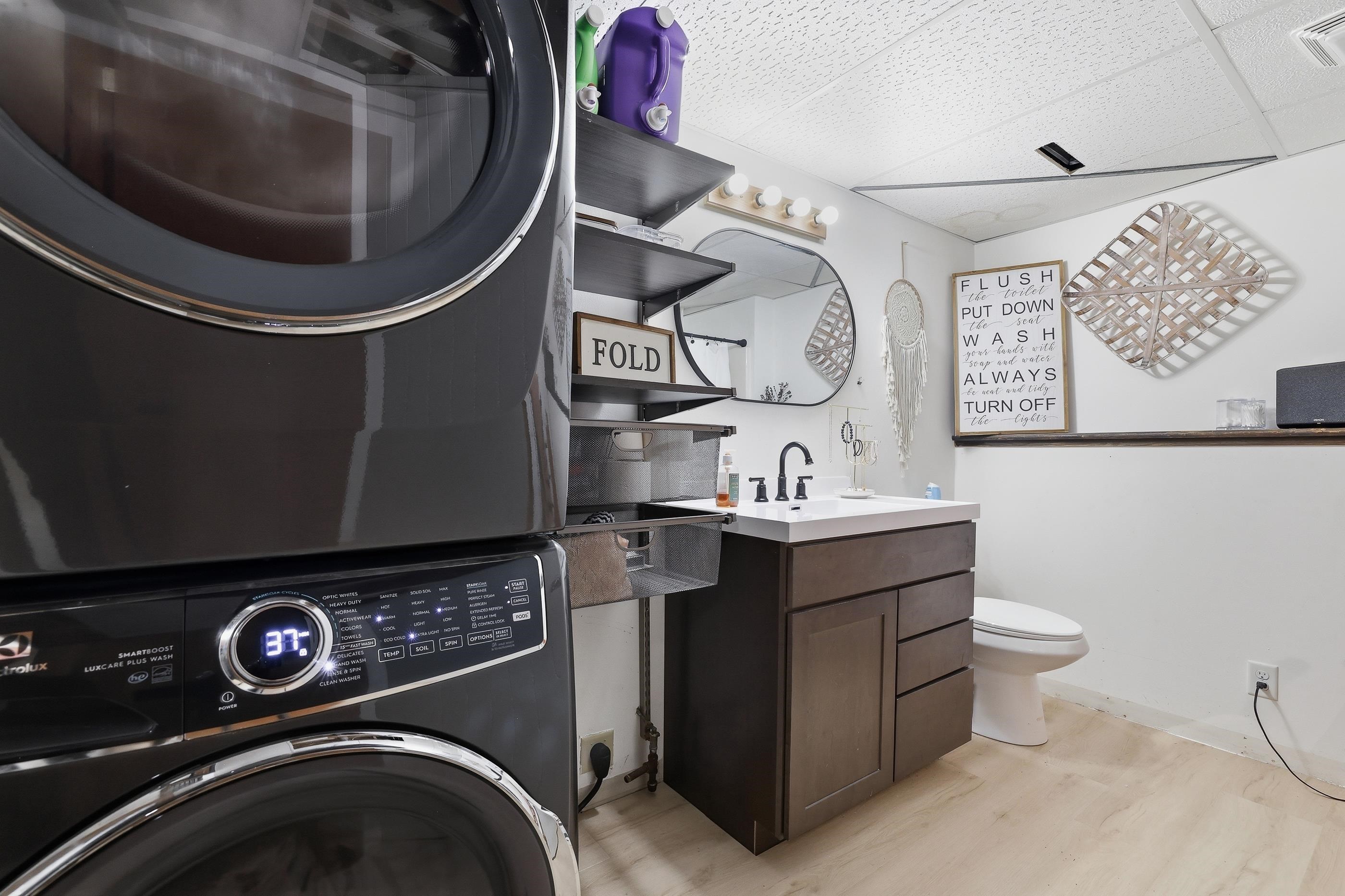 713 MUELLER STREET, Athens, Wisconsin 54411, 5 Bedrooms Bedrooms, ,3 BathroomsBathrooms,Residential,For Sale,713 MUELLER STREET,22600793