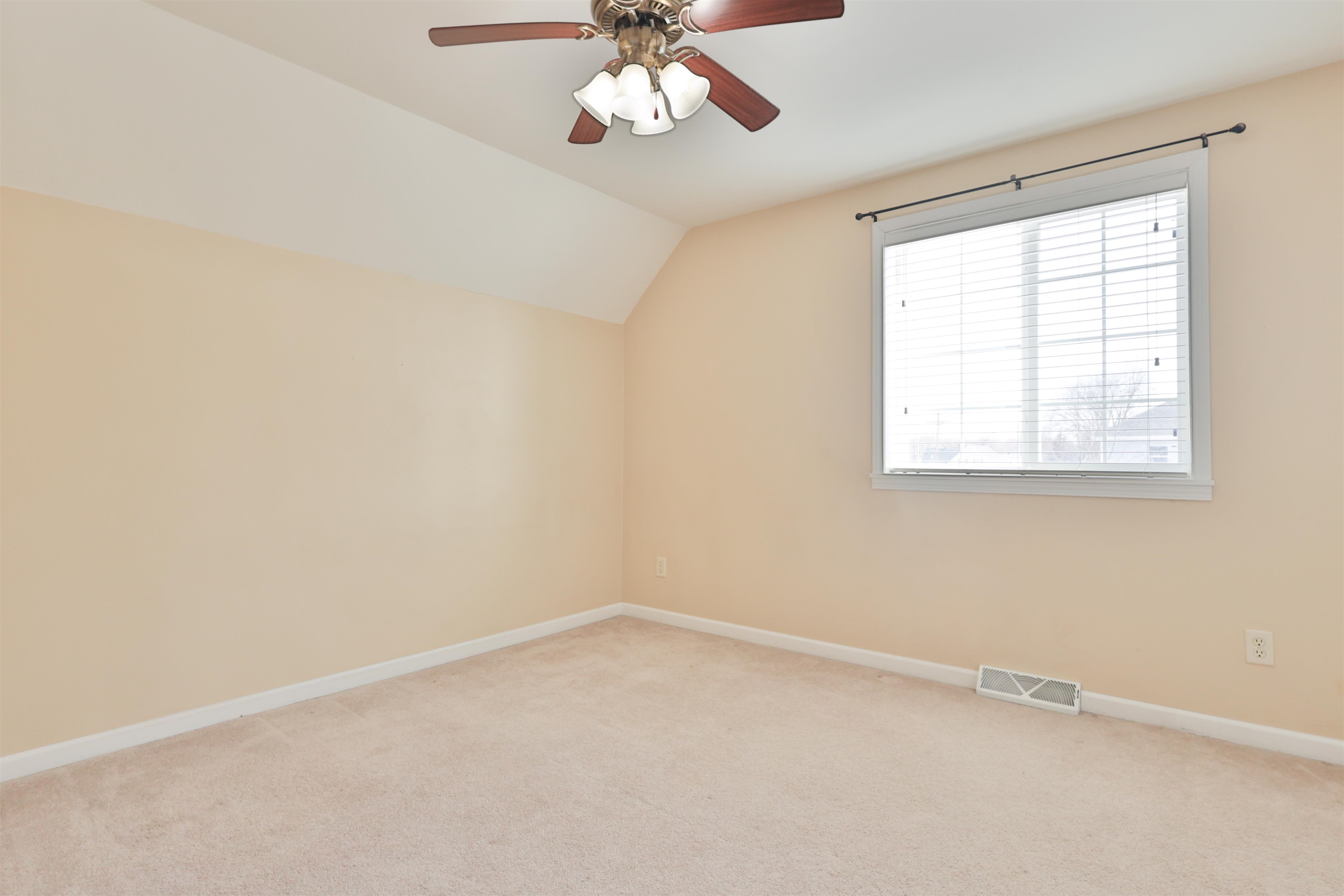 219 N 2ND STREET, Abbotsford, Wisconsin 54405, 3 Bedrooms Bedrooms, ,2 BathroomsBathrooms,Residential,For Sale,219 N 2ND STREET,22600803