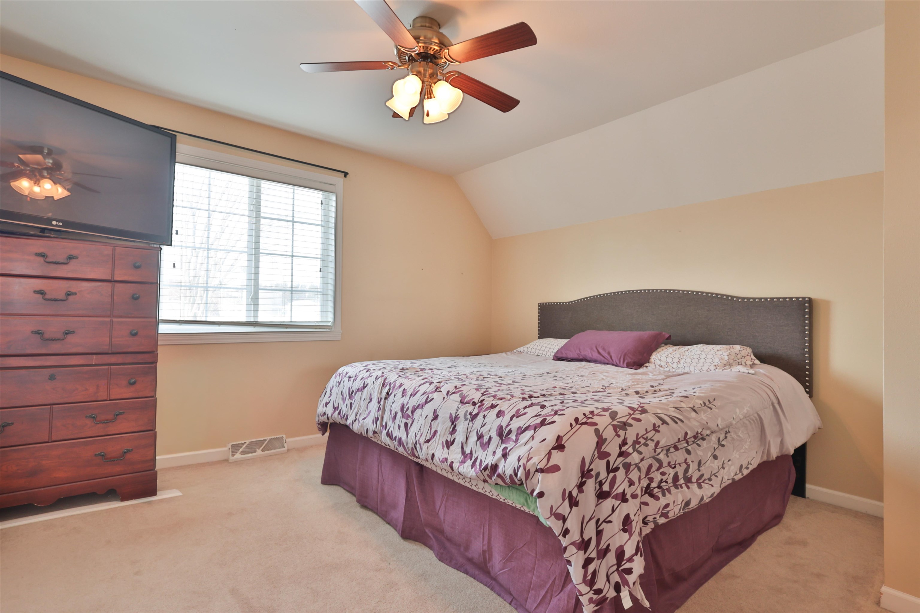 219 N 2ND STREET, Abbotsford, Wisconsin 54405, 3 Bedrooms Bedrooms, ,2 BathroomsBathrooms,Residential,For Sale,219 N 2ND STREET,22600803