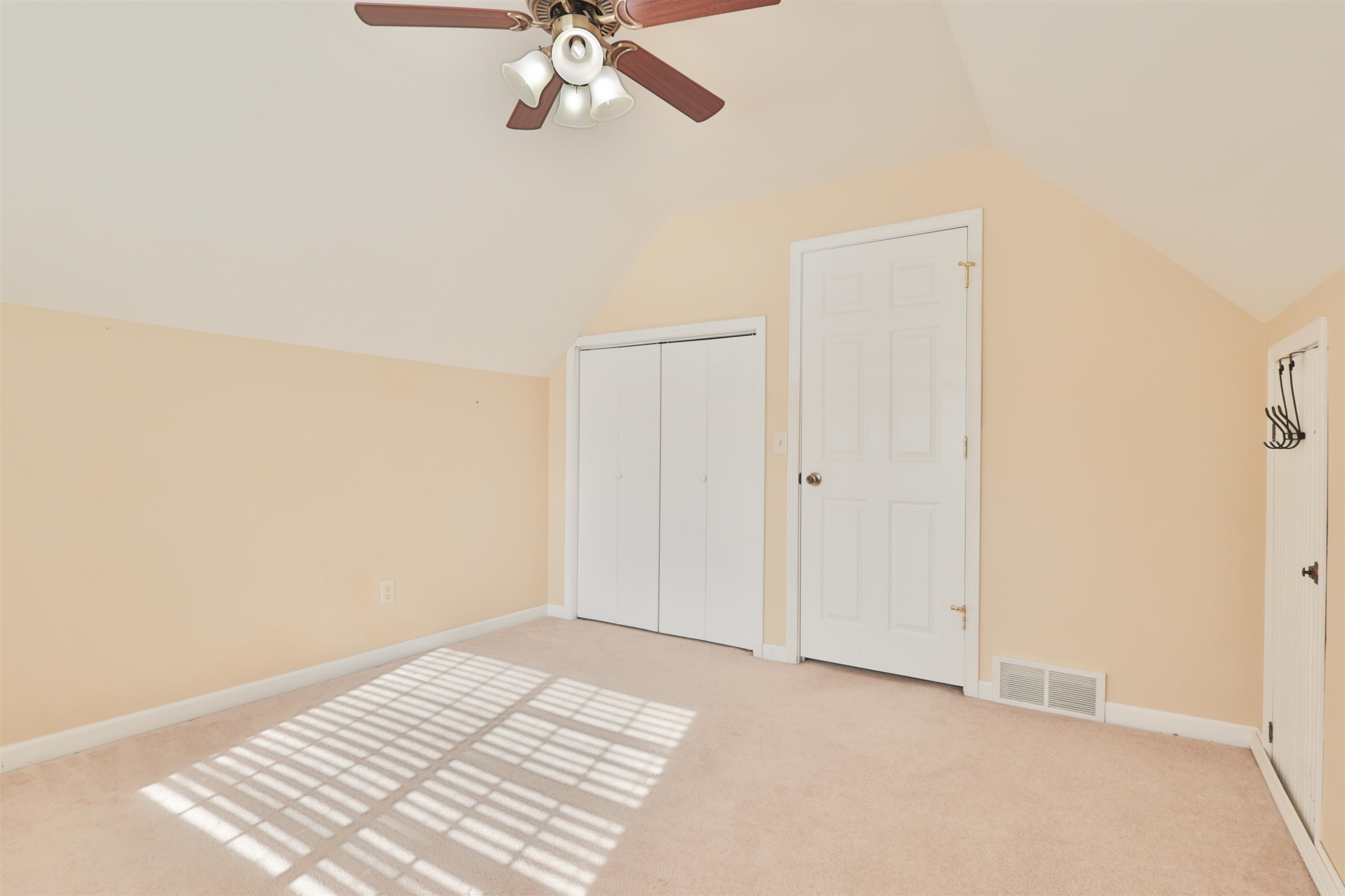 219 N 2ND STREET, Abbotsford, Wisconsin 54405, 3 Bedrooms Bedrooms, ,2 BathroomsBathrooms,Residential,For Sale,219 N 2ND STREET,22600803