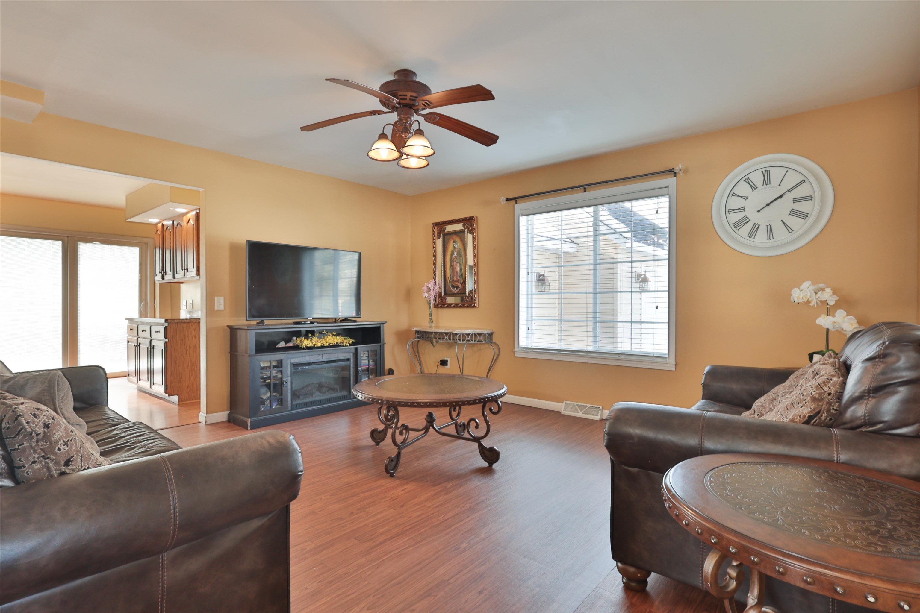 219 N 2ND STREET, Abbotsford, Wisconsin 54405, 3 Bedrooms Bedrooms, ,2 BathroomsBathrooms,Residential,For Sale,219 N 2ND STREET,22600803