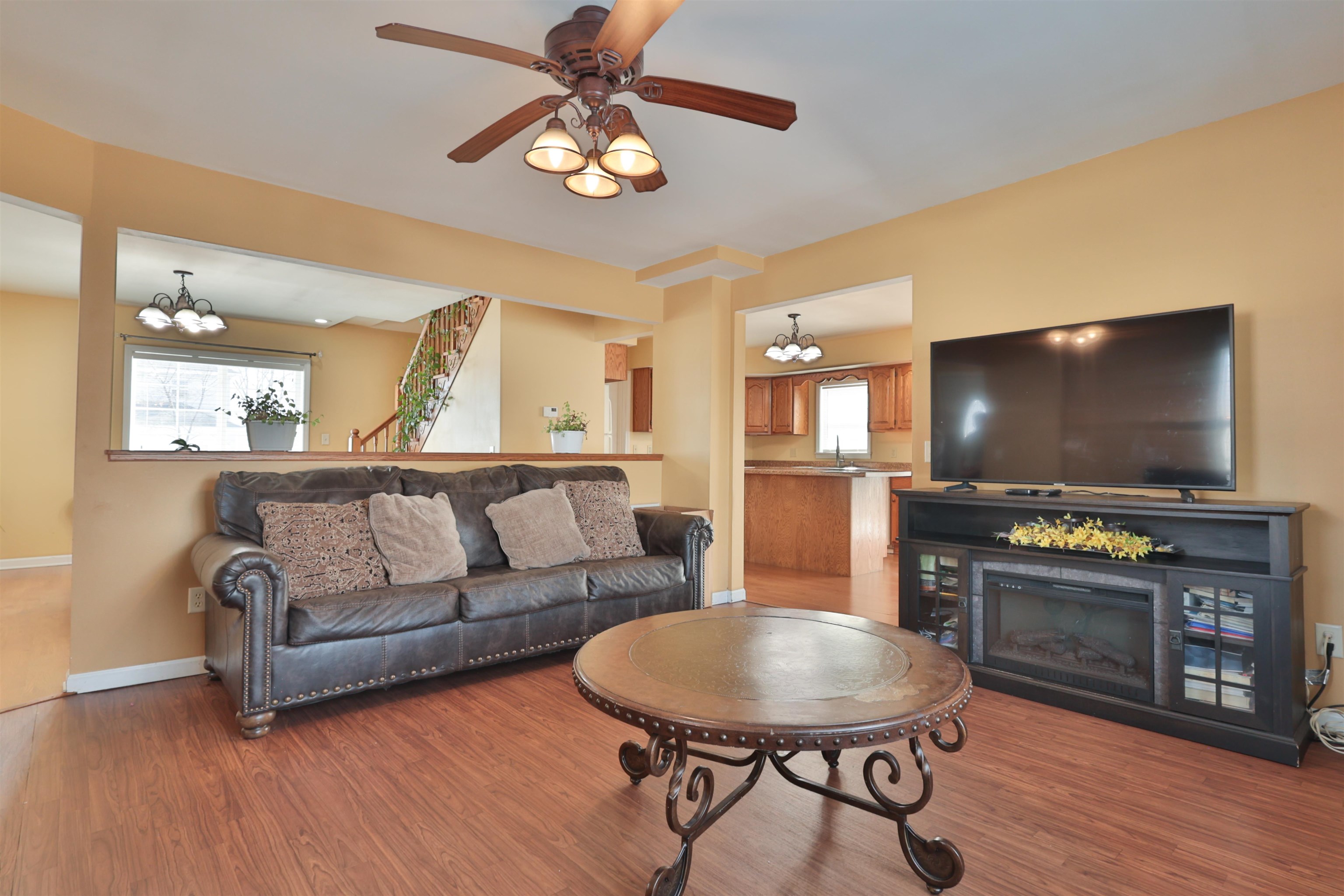 219 N 2ND STREET, Abbotsford, Wisconsin 54405, 3 Bedrooms Bedrooms, ,2 BathroomsBathrooms,Residential,For Sale,219 N 2ND STREET,22600803