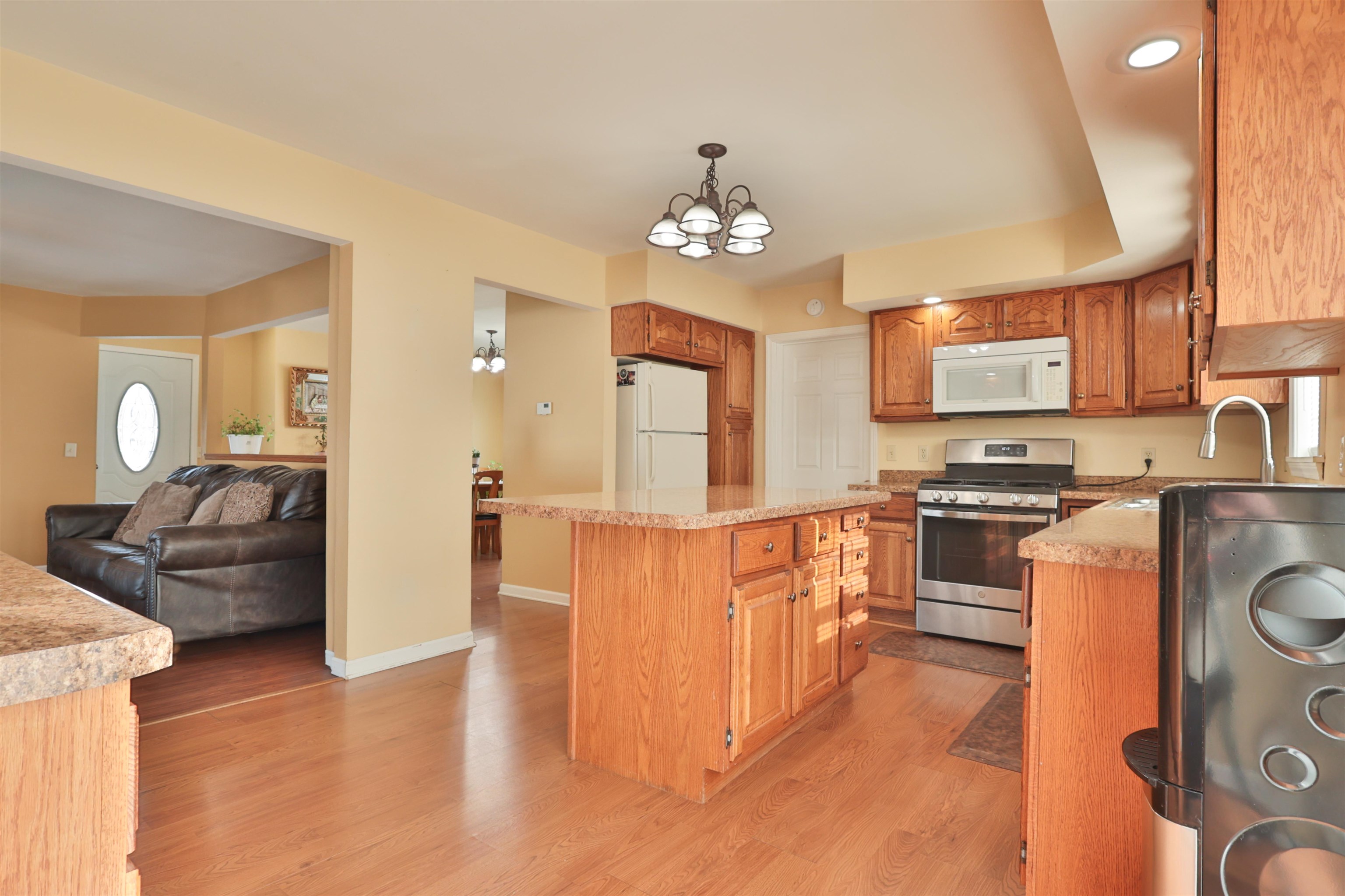 219 N 2ND STREET, Abbotsford, Wisconsin 54405, 3 Bedrooms Bedrooms, ,2 BathroomsBathrooms,Residential,For Sale,219 N 2ND STREET,22600803