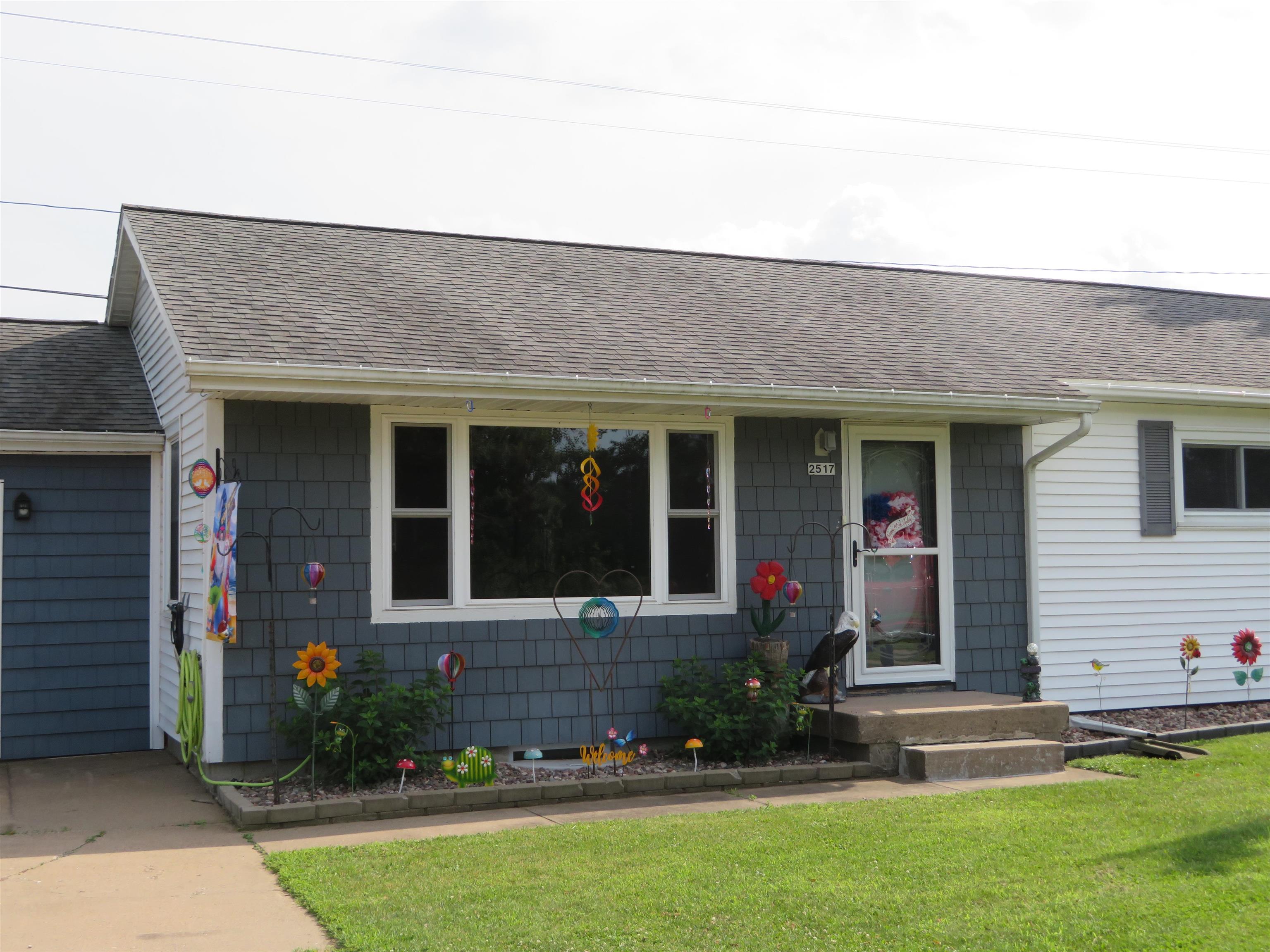 2517 W MAIN STREET, Merrill, Wisconsin 54452, 4 Bedrooms Bedrooms, ,2 BathroomsBathrooms,Residential,For Sale,2517 W MAIN STREET,22600804