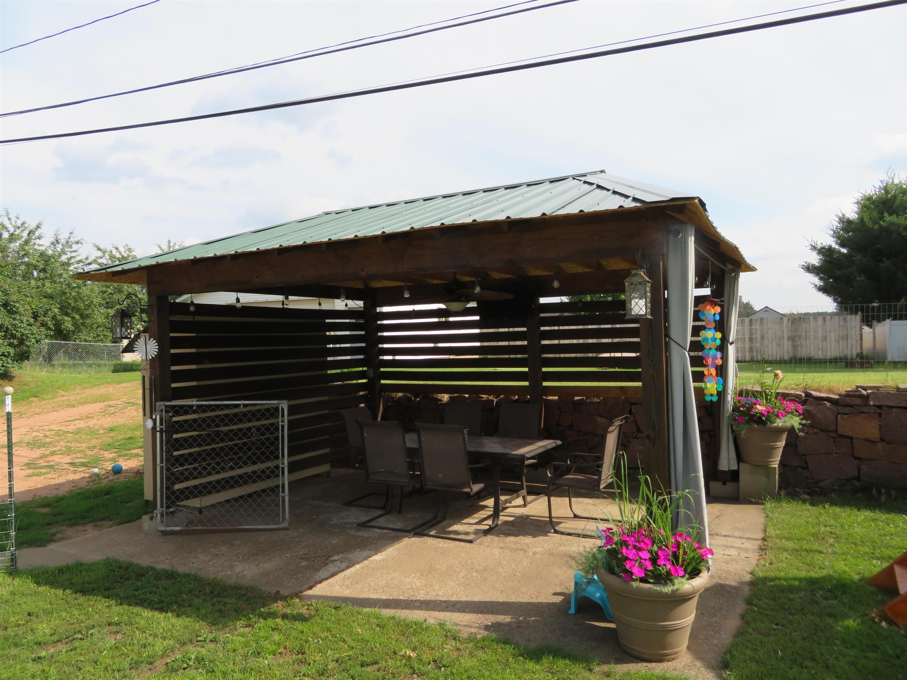 2517 W MAIN STREET, Merrill, Wisconsin 54452, 4 Bedrooms Bedrooms, ,2 BathroomsBathrooms,Residential,For Sale,2517 W MAIN STREET,22600804