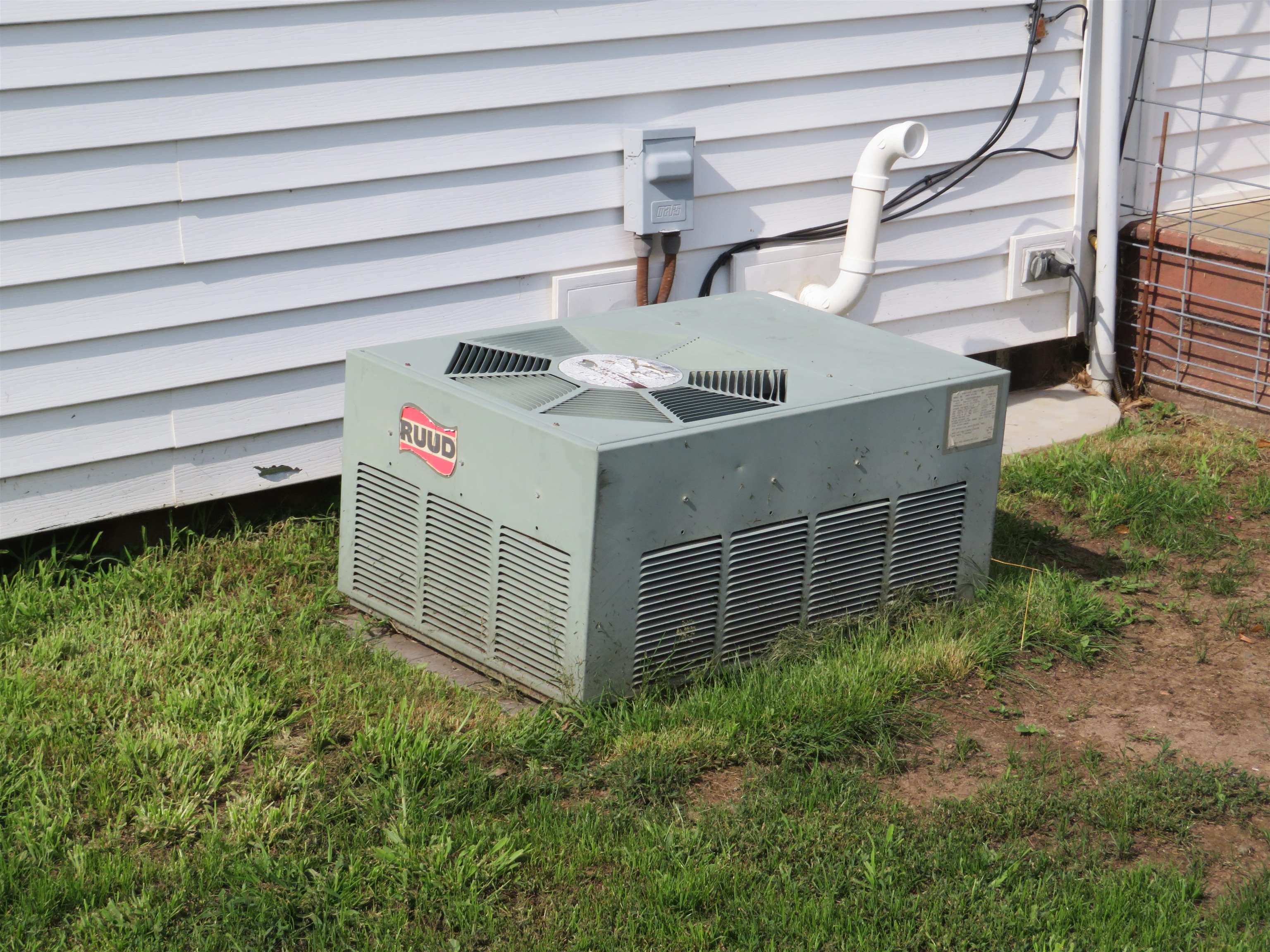 2517 W MAIN STREET, Merrill, Wisconsin 54452, 4 Bedrooms Bedrooms, ,2 BathroomsBathrooms,Residential,For Sale,2517 W MAIN STREET,22600804