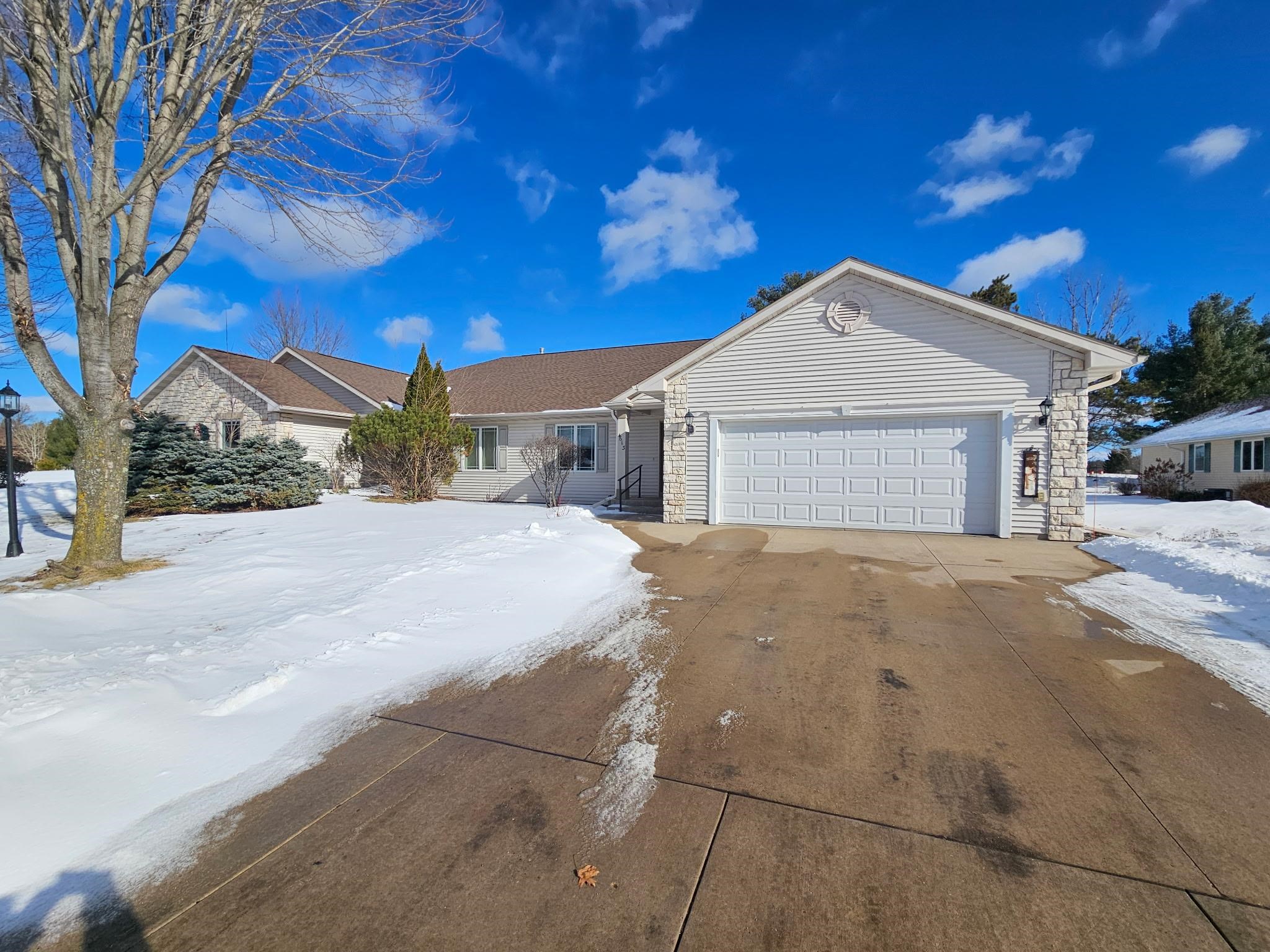 4613 RIDGEVIEW COURT, Wisconsin Rapids, Wisconsin 54494, 2 Bedrooms Bedrooms, ,3 BathroomsBathrooms,Residential,For Rent,4613 RIDGEVIEW COURT,22600810