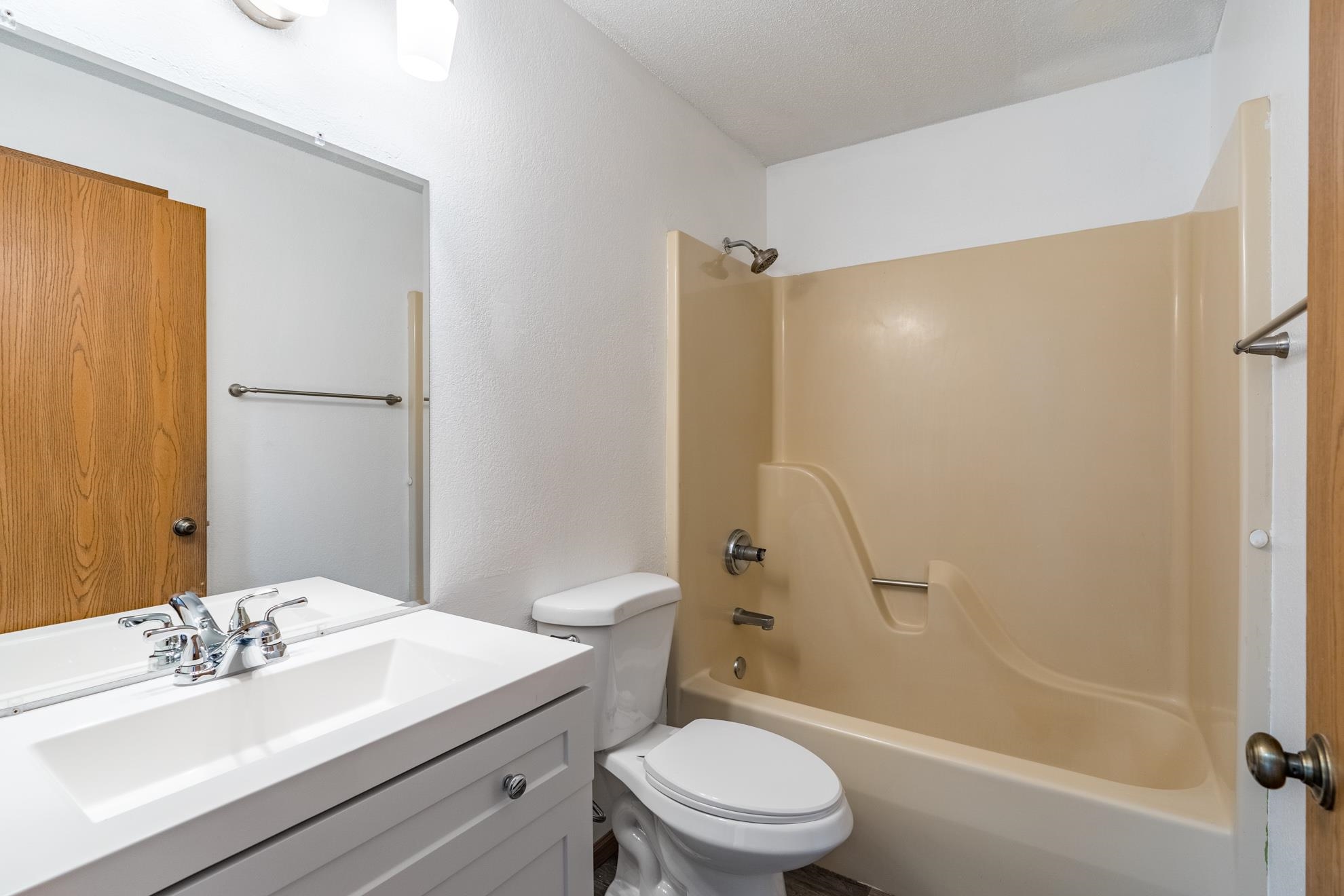 629 BROOKS PLACE, Wausau, Wisconsin 54401, 1 Bedroom Bedrooms, 629 Rooms Rooms,1 BathroomBathrooms,Multi-family,For Sale,629 BROOKS PLACE,22600814