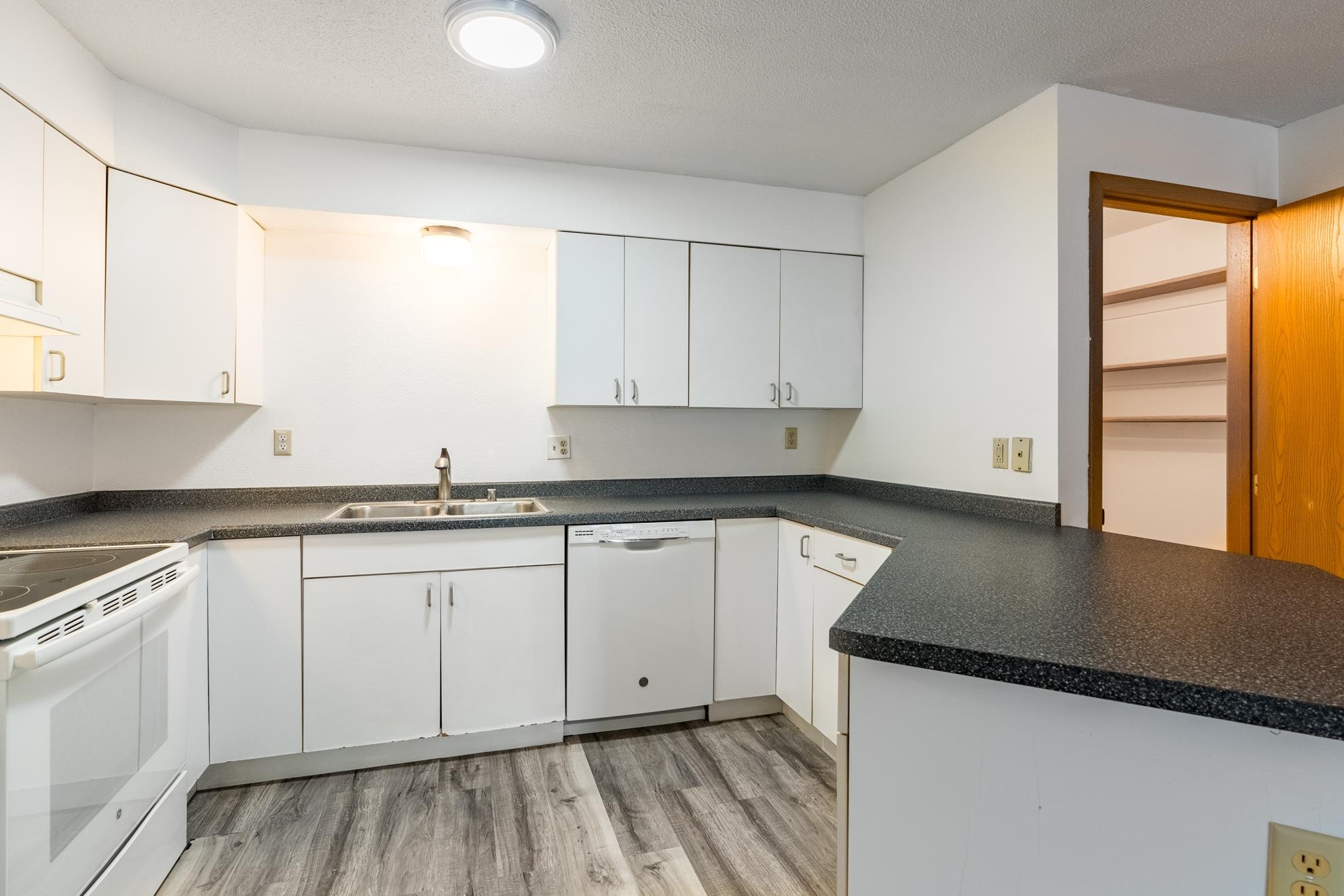 629 BROOKS PLACE, Wausau, Wisconsin 54401, 1 Bedroom Bedrooms, 629 Rooms Rooms,1 BathroomBathrooms,Multi-family,For Sale,629 BROOKS PLACE,22600814