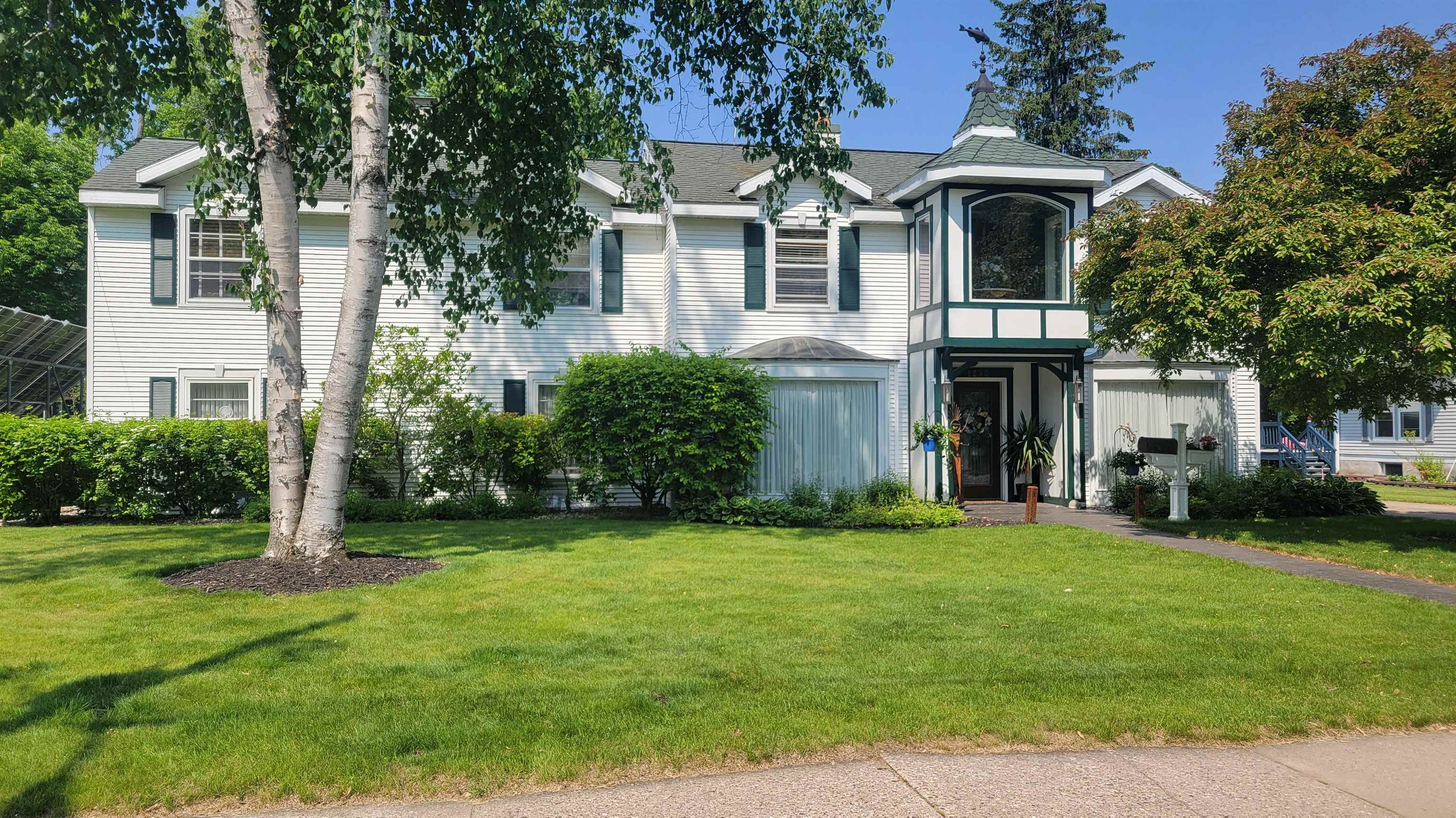 1230 N SUPERIOR STREET, Antigo, Wisconsin 54409, 5 Bedrooms Bedrooms, ,2 BathroomsBathrooms,Residential,For Sale,1230 N SUPERIOR STREET,22600817