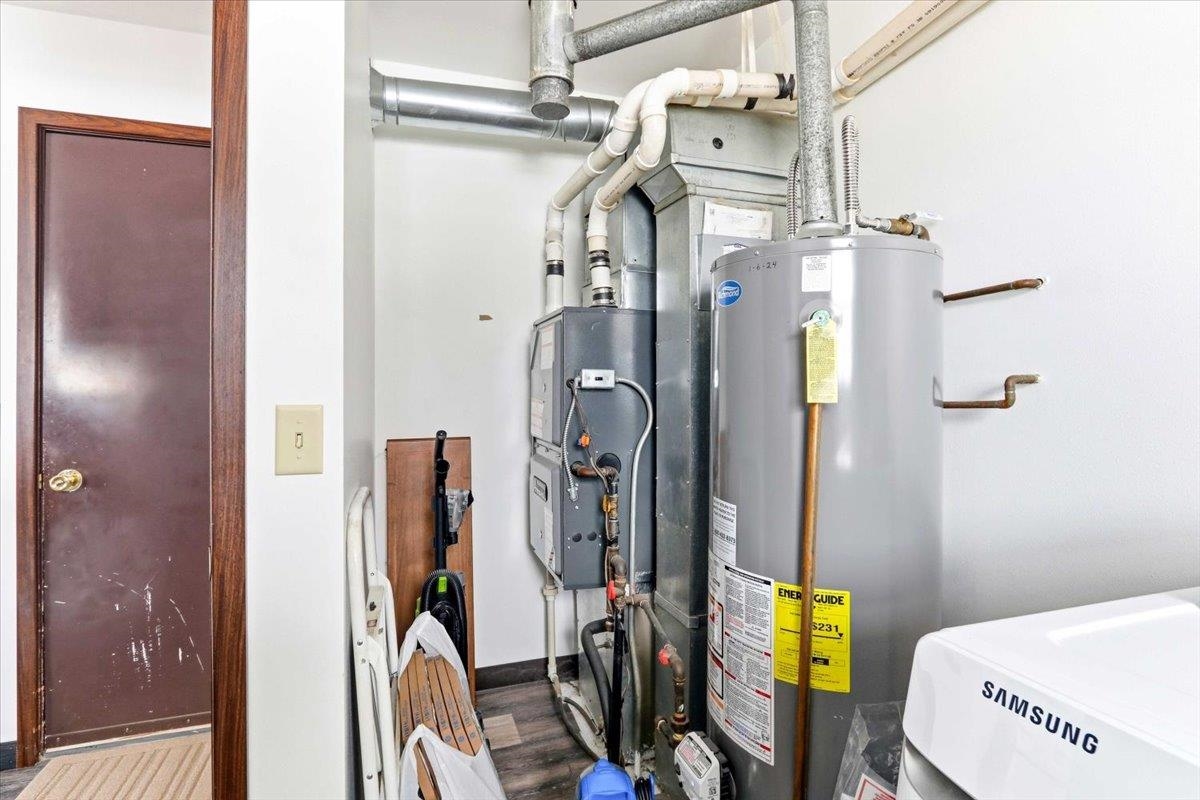 1814 E EMERALD STREET, Marshfield, Wisconsin 54449, 2 Bedrooms Bedrooms, 5 Rooms Rooms,1 BathroomBathrooms,Multi-family,For Sale,1814 E EMERALD STREET,22600823