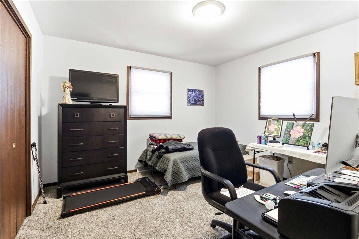 1814 E EMERALD STREET, Marshfield, Wisconsin 54449, 2 Bedrooms Bedrooms, 5 Rooms Rooms,1 BathroomBathrooms,Multi-family,For Sale,1814 E EMERALD STREET,22600823