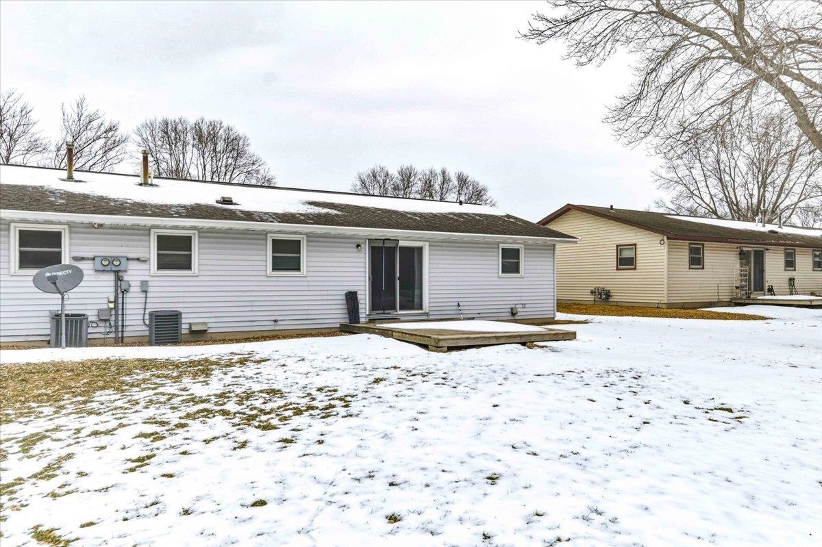 1814 E EMERALD STREET, Marshfield, Wisconsin 54449, 2 Bedrooms Bedrooms, 5 Rooms Rooms,1 BathroomBathrooms,Multi-family,For Sale,1814 E EMERALD STREET,22600823
