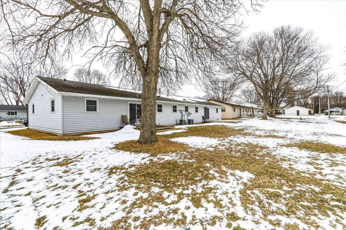 1814 E EMERALD STREET, Marshfield, Wisconsin 54449, 2 Bedrooms Bedrooms, 5 Rooms Rooms,1 BathroomBathrooms,Multi-family,For Sale,1814 E EMERALD STREET,22600823