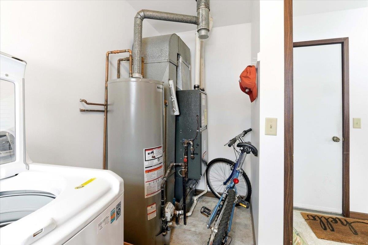 1814 E EMERALD STREET, Marshfield, Wisconsin 54449, 2 Bedrooms Bedrooms, 5 Rooms Rooms,1 BathroomBathrooms,Multi-family,For Sale,1814 E EMERALD STREET,22600823