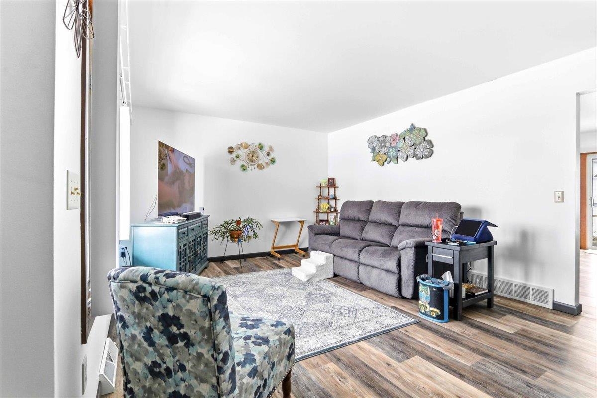 1814 E EMERALD STREET, Marshfield, Wisconsin 54449, 2 Bedrooms Bedrooms, 5 Rooms Rooms,1 BathroomBathrooms,Multi-family,For Sale,1814 E EMERALD STREET,22600823