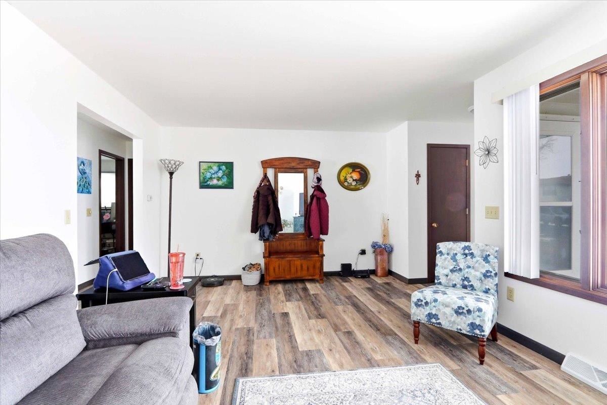 1814 E EMERALD STREET, Marshfield, Wisconsin 54449, 2 Bedrooms Bedrooms, 5 Rooms Rooms,1 BathroomBathrooms,Multi-family,For Sale,1814 E EMERALD STREET,22600823