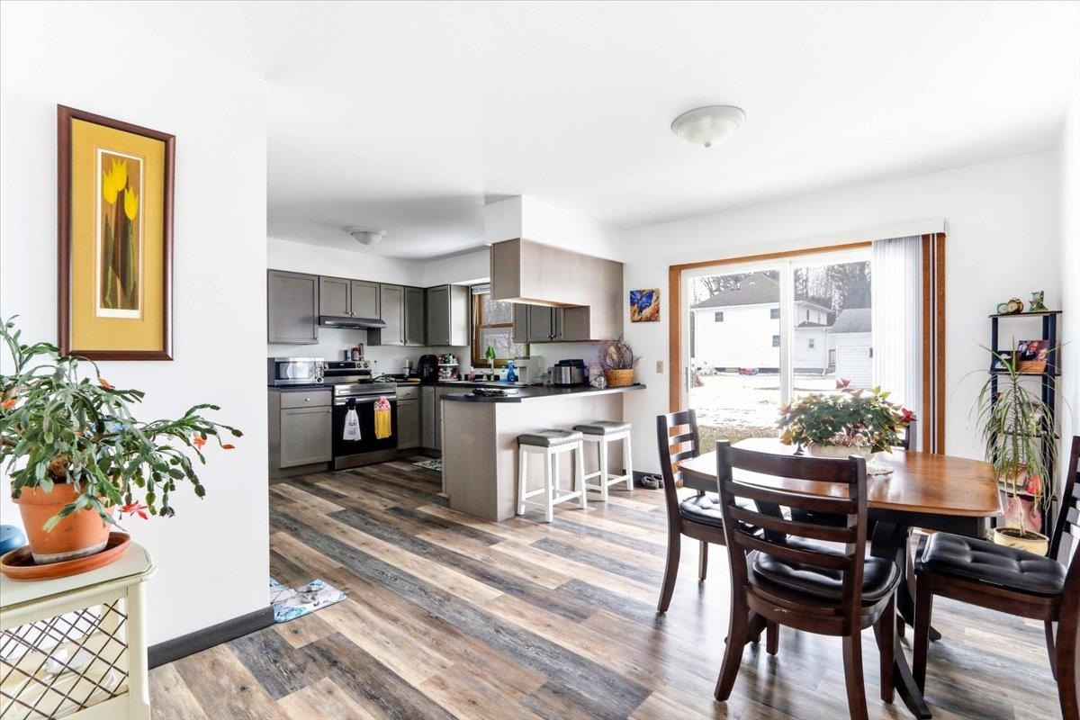 1814 E EMERALD STREET, Marshfield, Wisconsin 54449, 2 Bedrooms Bedrooms, 5 Rooms Rooms,1 BathroomBathrooms,Multi-family,For Sale,1814 E EMERALD STREET,22600823