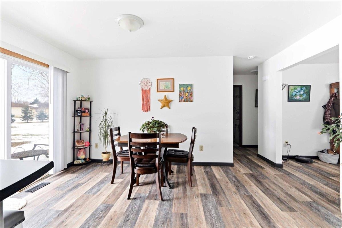 1814 E EMERALD STREET, Marshfield, Wisconsin 54449, 2 Bedrooms Bedrooms, 5 Rooms Rooms,1 BathroomBathrooms,Multi-family,For Sale,1814 E EMERALD STREET,22600823