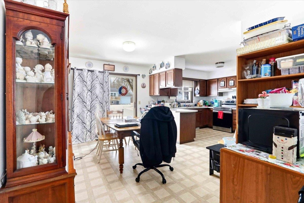 1820 E EMERALD STREET, Marshfield, Wisconsin 54449, 2 Bedrooms Bedrooms, 5 Rooms Rooms,1 BathroomBathrooms,Multi-family,For Sale,1820 E EMERALD STREET,22600824