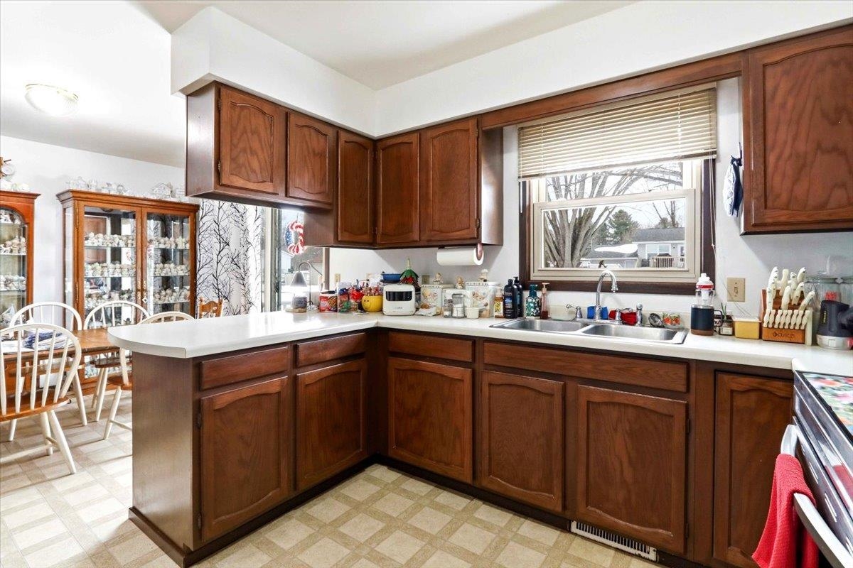 1820 E EMERALD STREET, Marshfield, Wisconsin 54449, 2 Bedrooms Bedrooms, 5 Rooms Rooms,1 BathroomBathrooms,Multi-family,For Sale,1820 E EMERALD STREET,22600824