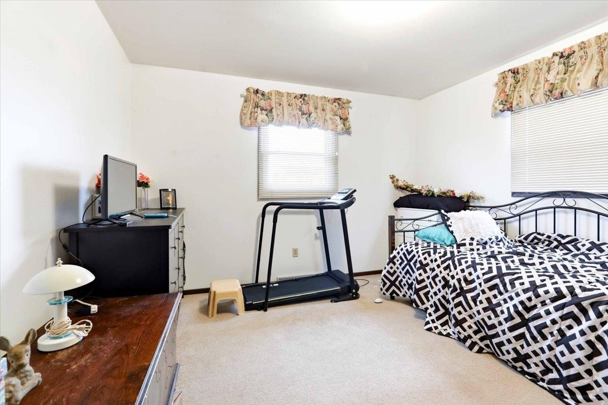 1820 E EMERALD STREET, Marshfield, Wisconsin 54449, 2 Bedrooms Bedrooms, 5 Rooms Rooms,1 BathroomBathrooms,Multi-family,For Sale,1820 E EMERALD STREET,22600824