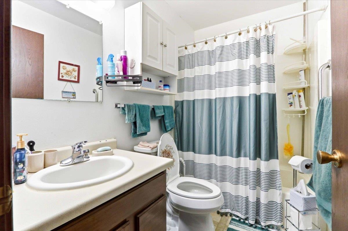 1820 E EMERALD STREET, Marshfield, Wisconsin 54449, 2 Bedrooms Bedrooms, 5 Rooms Rooms,1 BathroomBathrooms,Multi-family,For Sale,1820 E EMERALD STREET,22600824