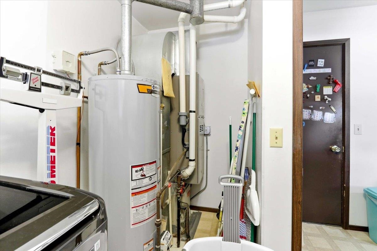 1820 E EMERALD STREET, Marshfield, Wisconsin 54449, 2 Bedrooms Bedrooms, 5 Rooms Rooms,1 BathroomBathrooms,Multi-family,For Sale,1820 E EMERALD STREET,22600824