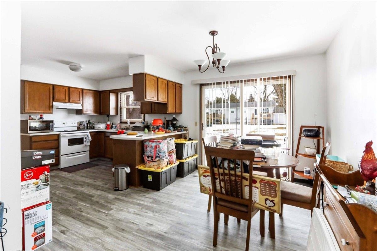 1820 E EMERALD STREET, Marshfield, Wisconsin 54449, 2 Bedrooms Bedrooms, 5 Rooms Rooms,1 BathroomBathrooms,Multi-family,For Sale,1820 E EMERALD STREET,22600824