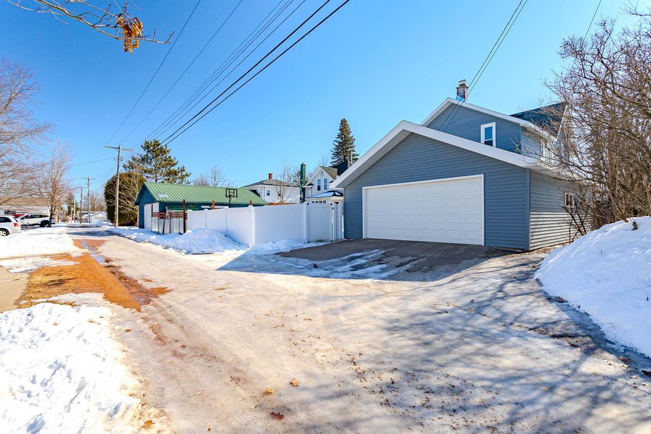 1002 E 7TH STREET, Merrill, Wisconsin 54452, 4 Bedrooms Bedrooms, ,2 BathroomsBathrooms,Residential,For Sale,1002 E 7TH STREET,22600825