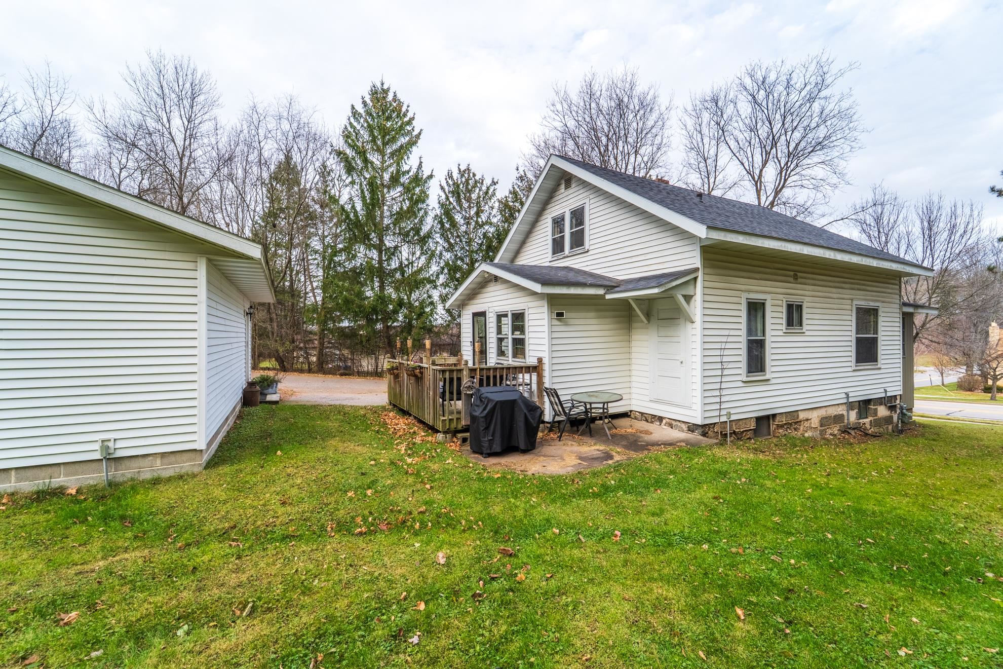 1303 E WAUSAU AVENUE, Wausau, Wisconsin 54403, 2 Bedrooms Bedrooms, ,1 BathroomBathrooms,Residential,For Sale,1303 E WAUSAU AVENUE,22600831