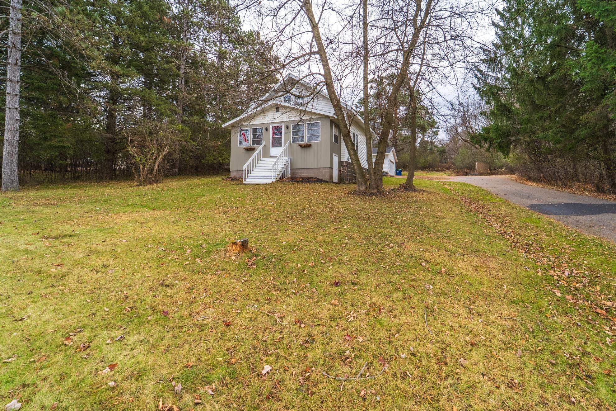 1303 E WAUSAU AVENUE, Wausau, Wisconsin 54403, 2 Bedrooms Bedrooms, ,1 BathroomBathrooms,Residential,For Sale,1303 E WAUSAU AVENUE,22600831