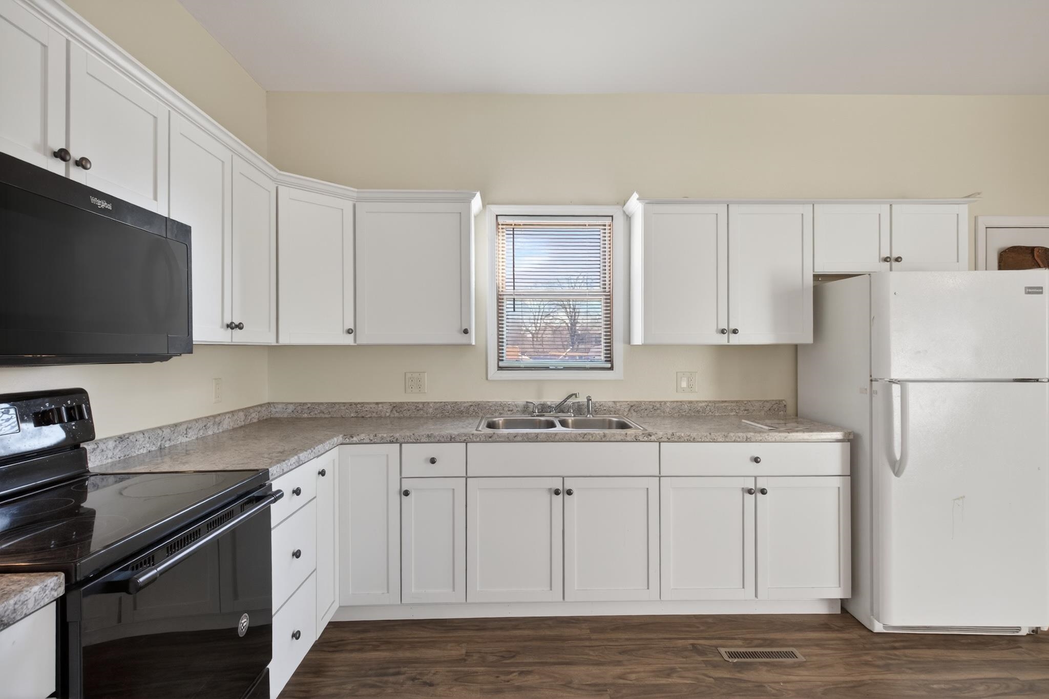 921 JEFFERSON STREET, Wisconsin Rapids, Wisconsin 54495, 3 Bedrooms Bedrooms, ,1 BathroomBathrooms,Residential,For Sale,921 JEFFERSON STREET,22600837