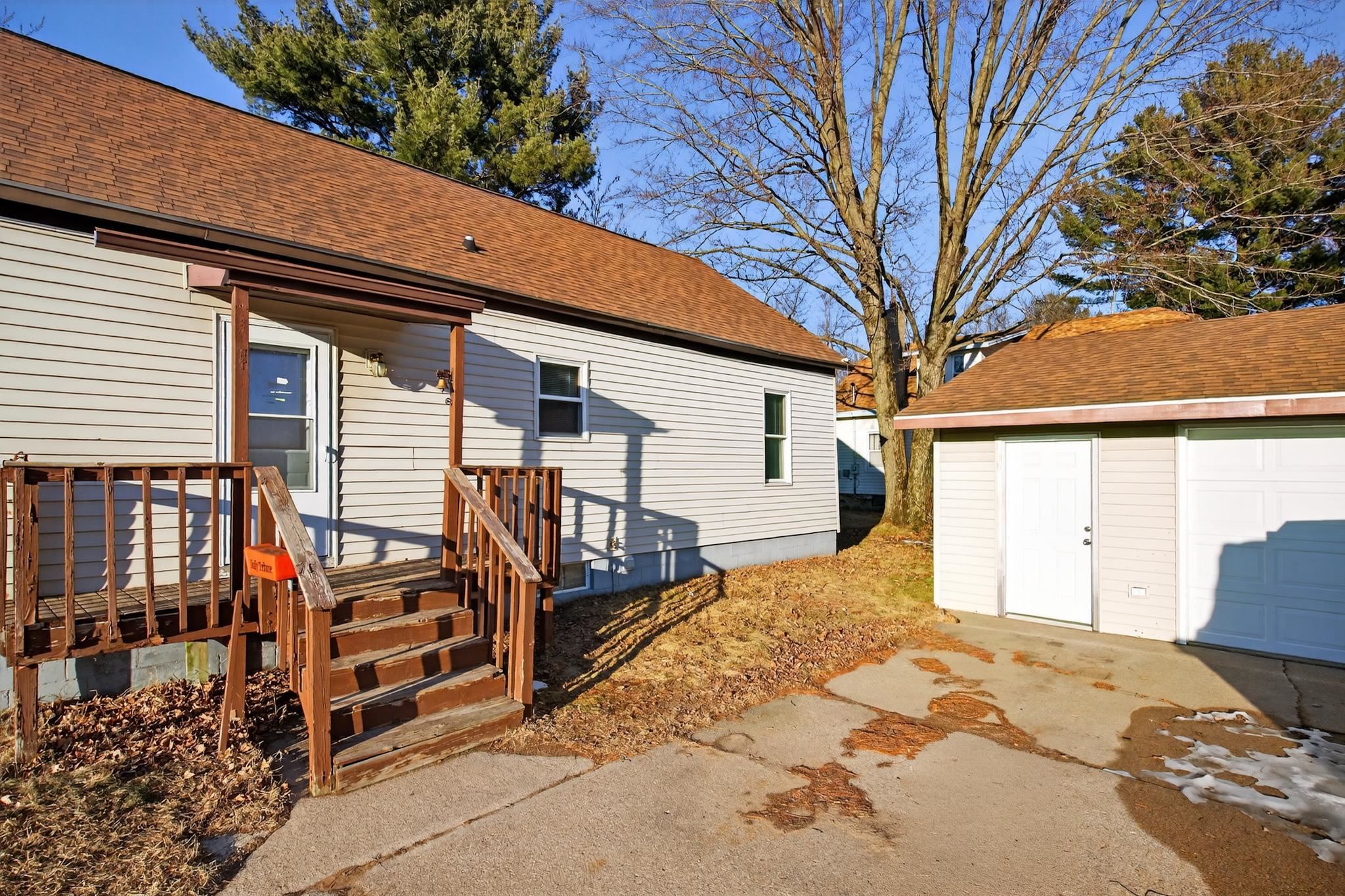 921 JEFFERSON STREET, Wisconsin Rapids, Wisconsin 54495, 3 Bedrooms Bedrooms, ,1 BathroomBathrooms,Residential,For Sale,921 JEFFERSON STREET,22600837