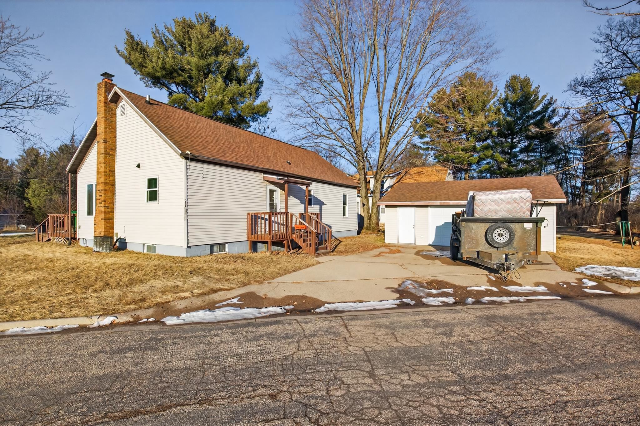 921 JEFFERSON STREET, Wisconsin Rapids, Wisconsin 54495, 3 Bedrooms Bedrooms, ,1 BathroomBathrooms,Residential,For Sale,921 JEFFERSON STREET,22600837