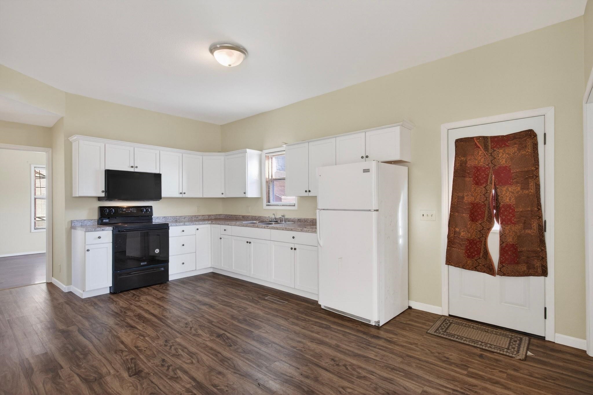 921 JEFFERSON STREET, Wisconsin Rapids, Wisconsin 54495, 3 Bedrooms Bedrooms, ,1 BathroomBathrooms,Residential,For Sale,921 JEFFERSON STREET,22600837