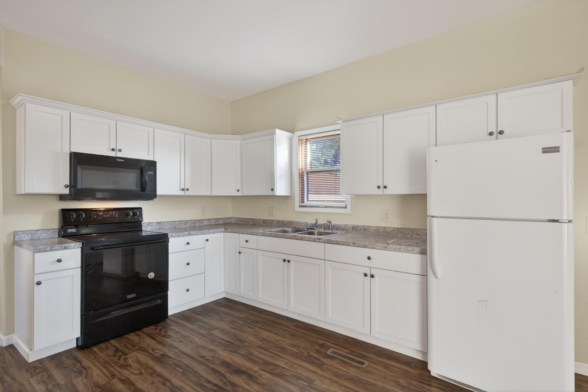 921 JEFFERSON STREET, Wisconsin Rapids, Wisconsin 54495, 3 Bedrooms Bedrooms, ,1 BathroomBathrooms,Residential,For Sale,921 JEFFERSON STREET,22600837