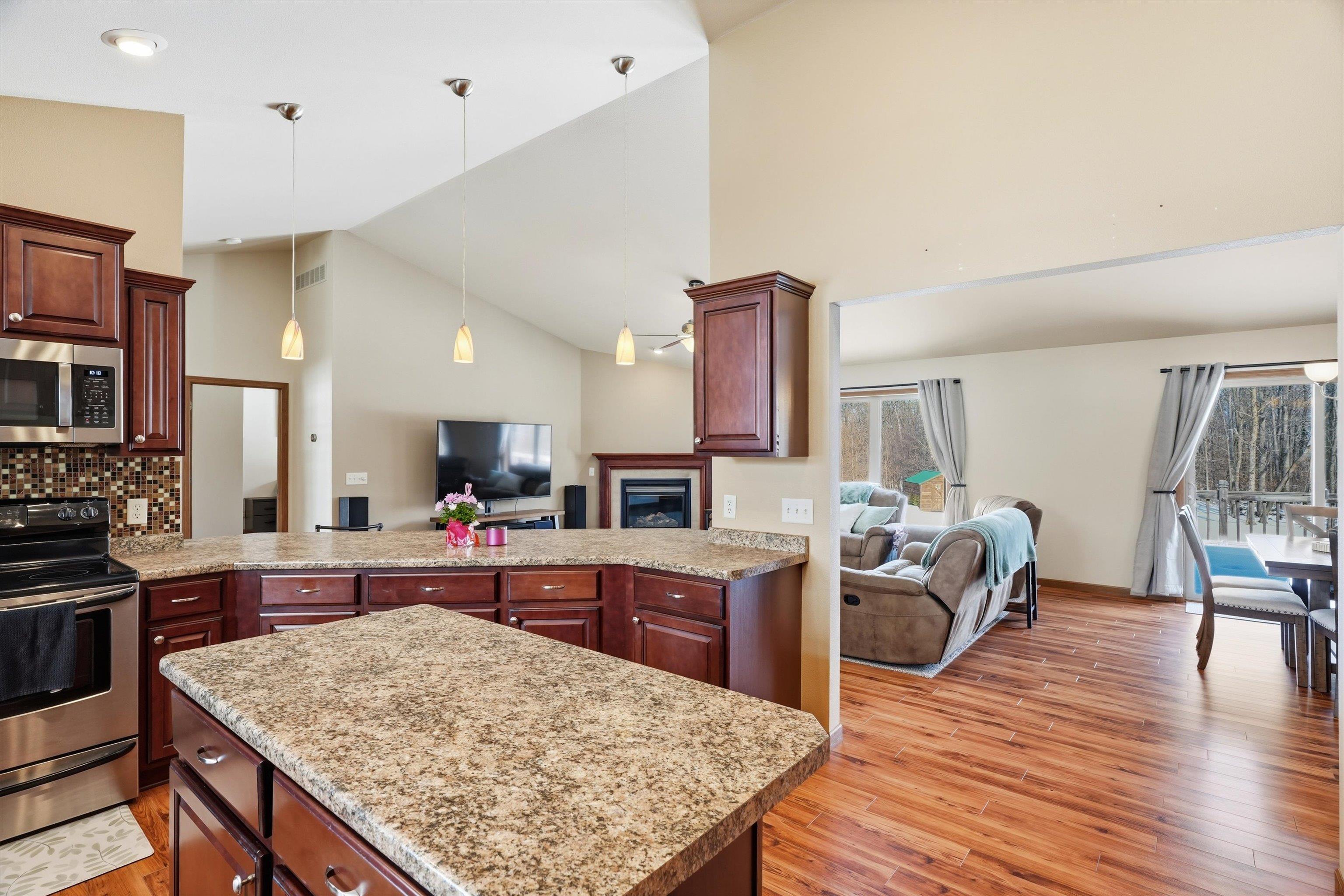 105428 WOODRIDGE DRIVE, Marshfield, Wisconsin 54449, 4 Bedrooms Bedrooms, ,2 BathroomsBathrooms,Residential,For Sale,105428 WOODRIDGE DRIVE,22600840