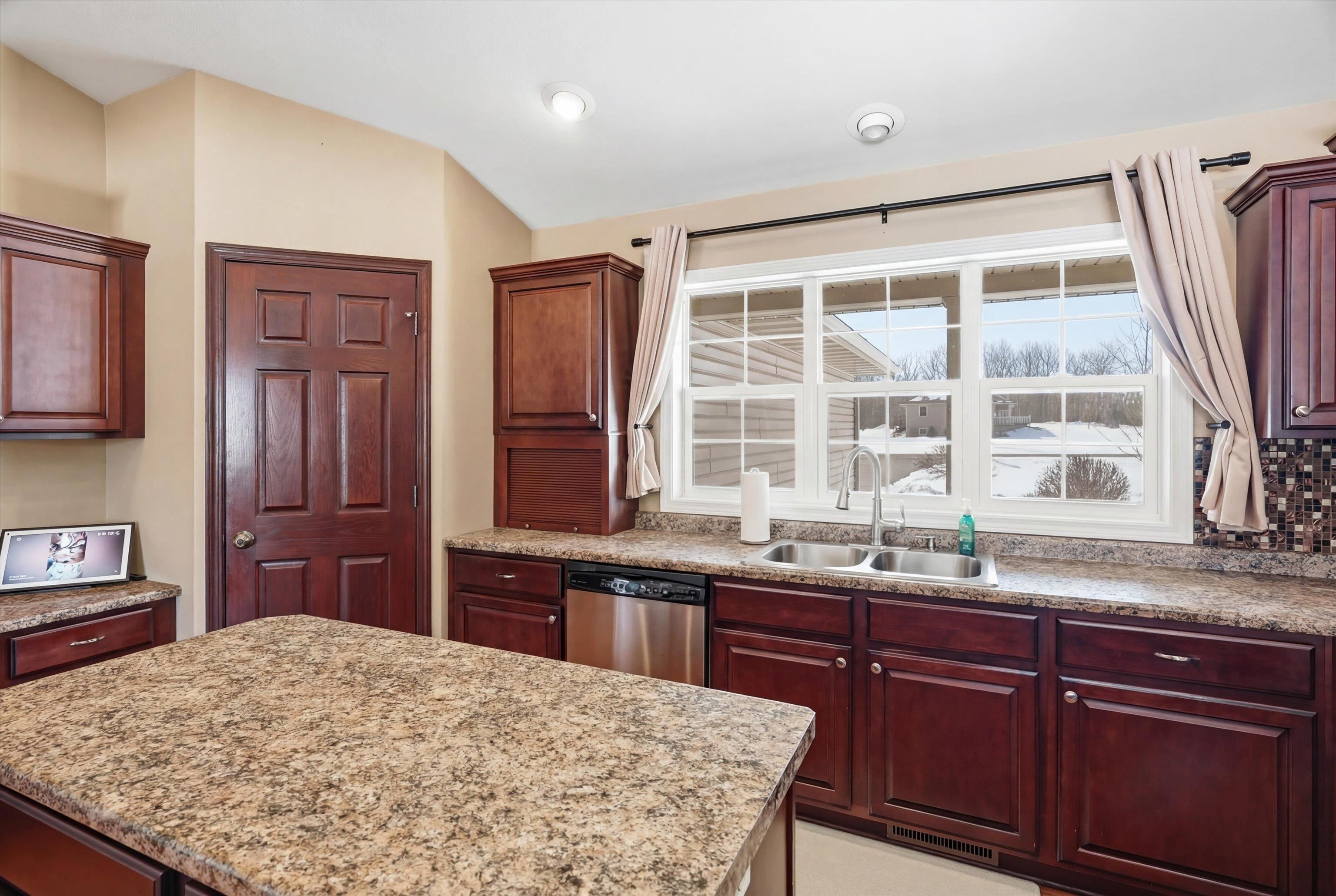 105428 WOODRIDGE DRIVE, Marshfield, Wisconsin 54449, 4 Bedrooms Bedrooms, ,2 BathroomsBathrooms,Residential,For Sale,105428 WOODRIDGE DRIVE,22600840