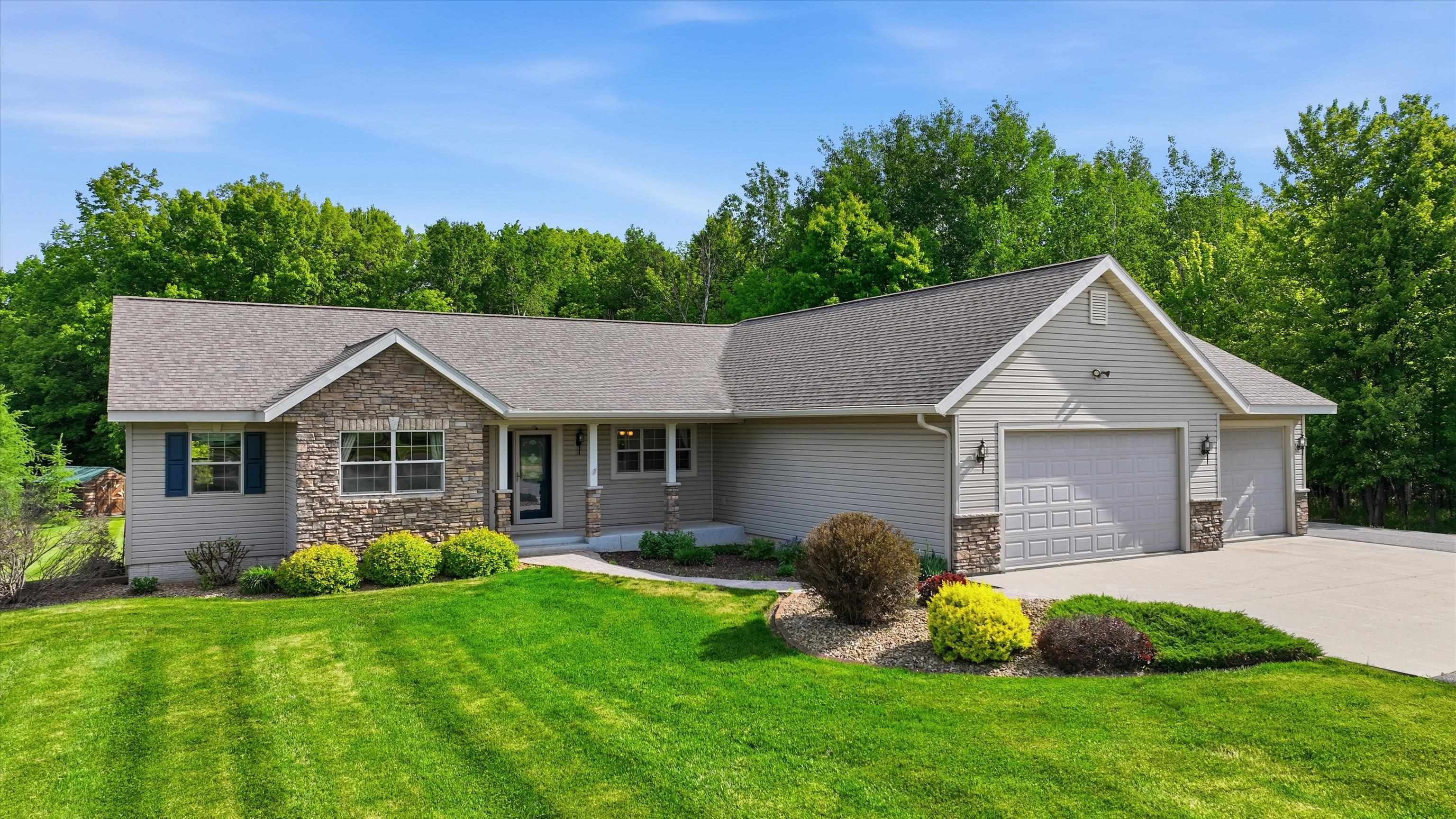 105428 WOODRIDGE DRIVE, Marshfield, Wisconsin 54449, 4 Bedrooms Bedrooms, ,2 BathroomsBathrooms,Residential,For Sale,105428 WOODRIDGE DRIVE,22600840