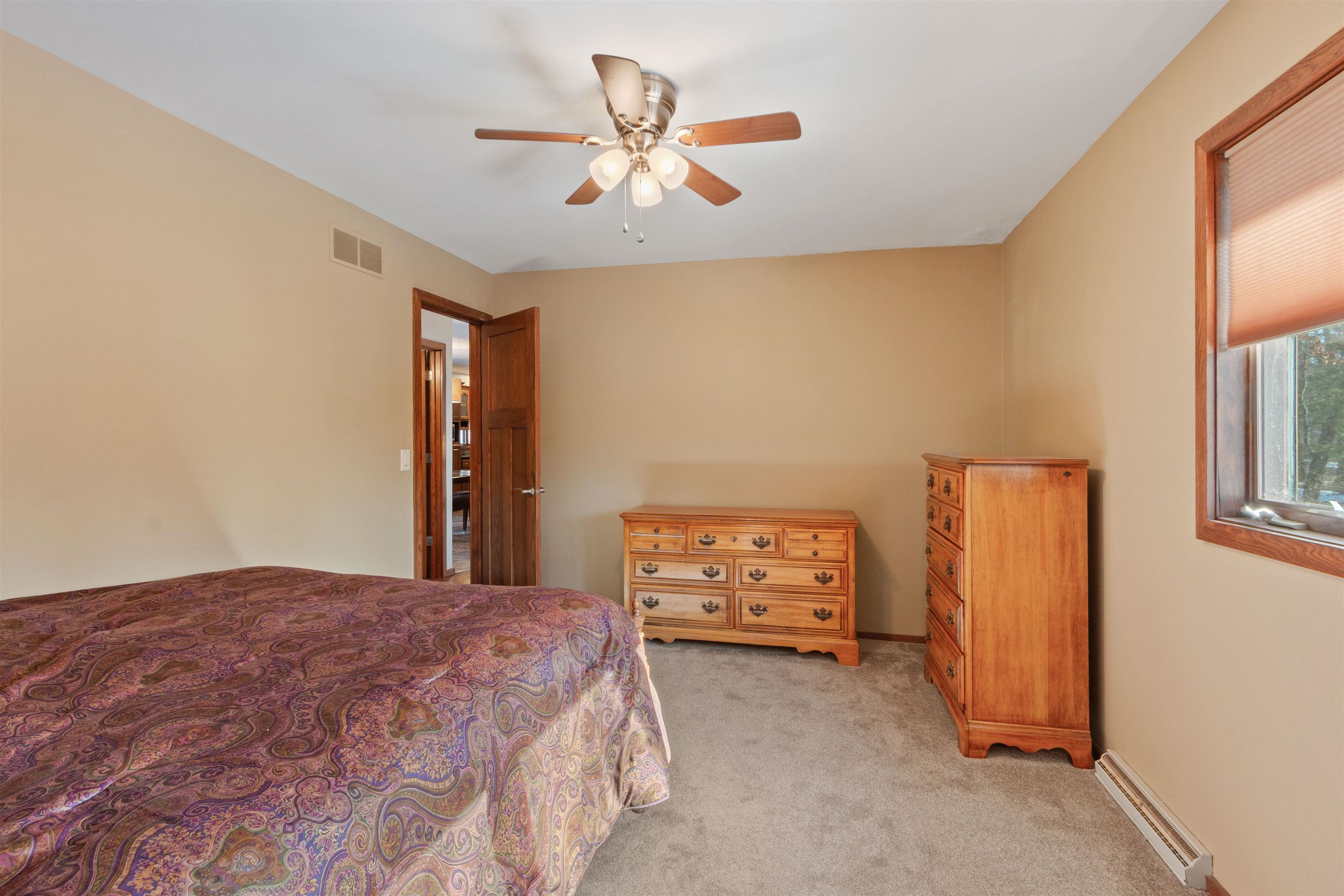 5570 APPLEWOOD COURT, Stevens Point, Wisconsin 54482, 3 Bedrooms Bedrooms, ,3 BathroomsBathrooms,Residential,For Sale,5570 APPLEWOOD COURT,22600841